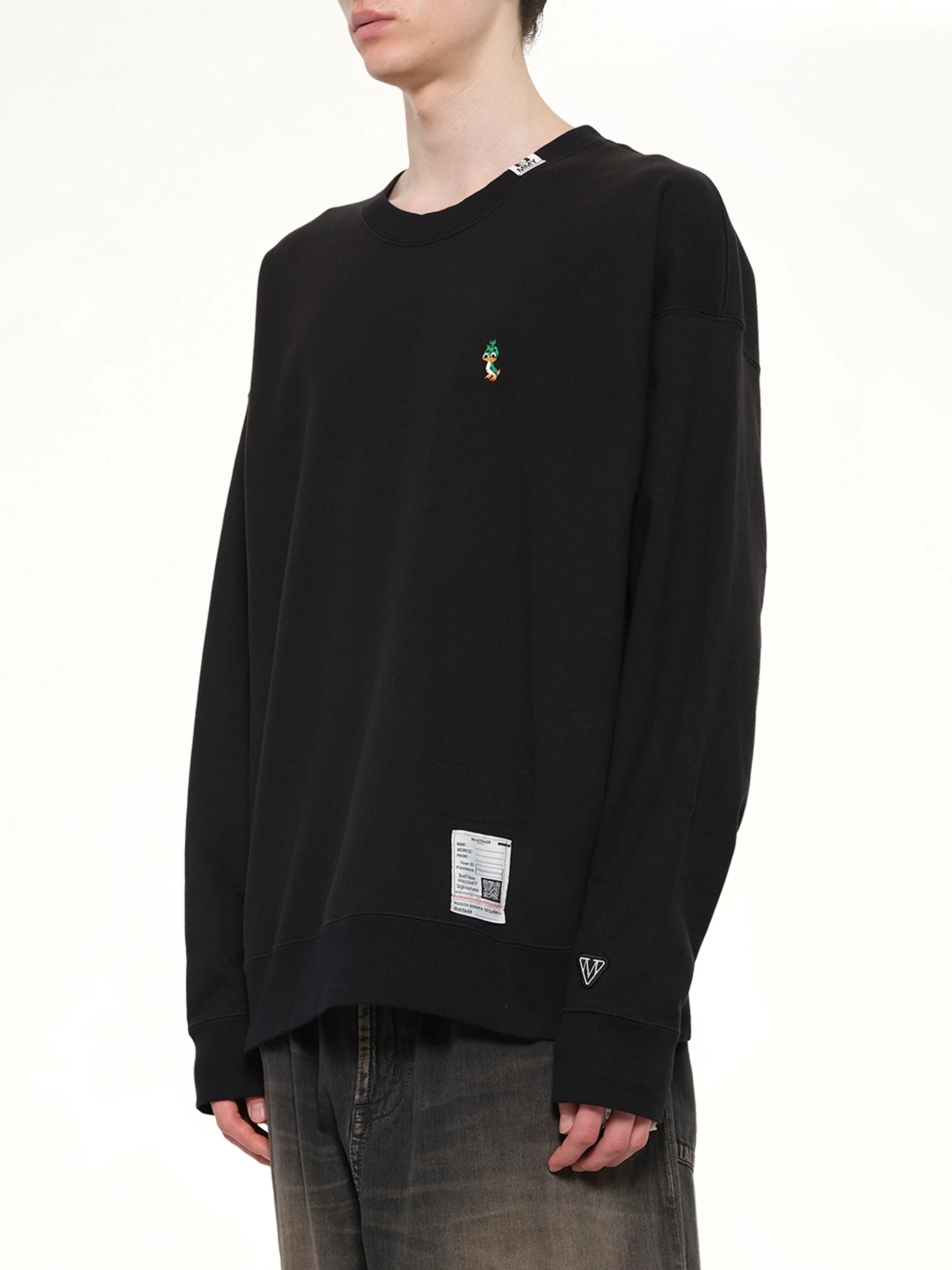 Leon Embroidery Pullover in Black - Image 3