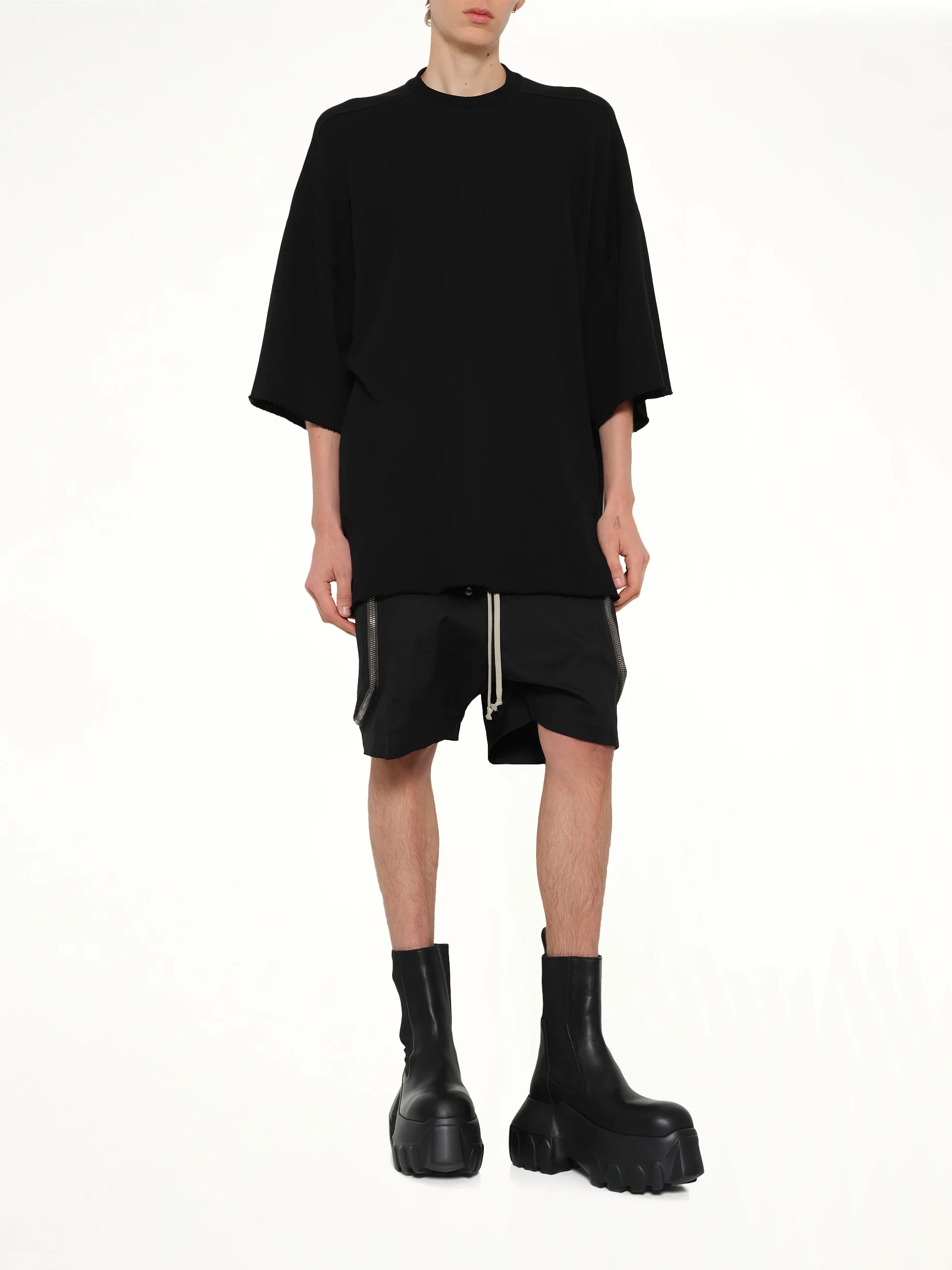 Light Tommy T-Shirt in Black - Image 4