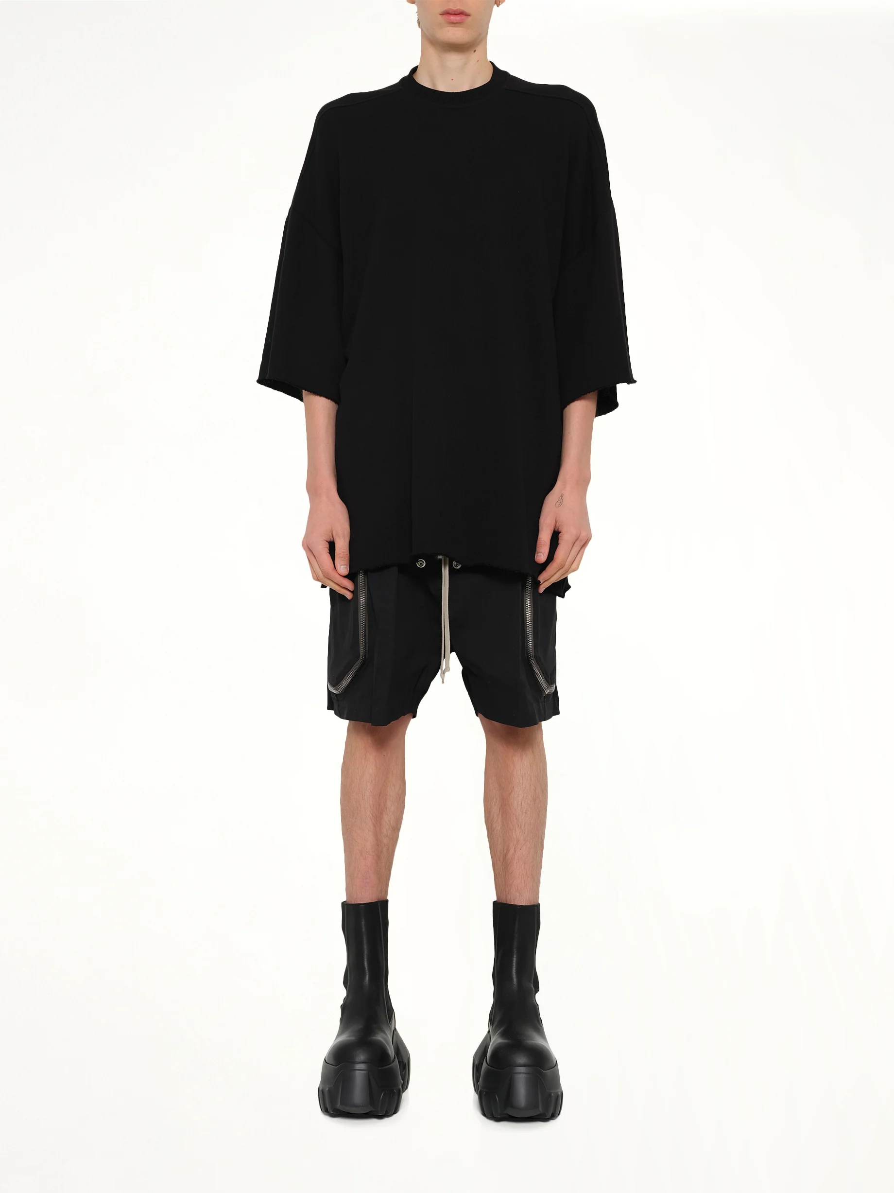 Light Tommy T-Shirt in Black - Image 7