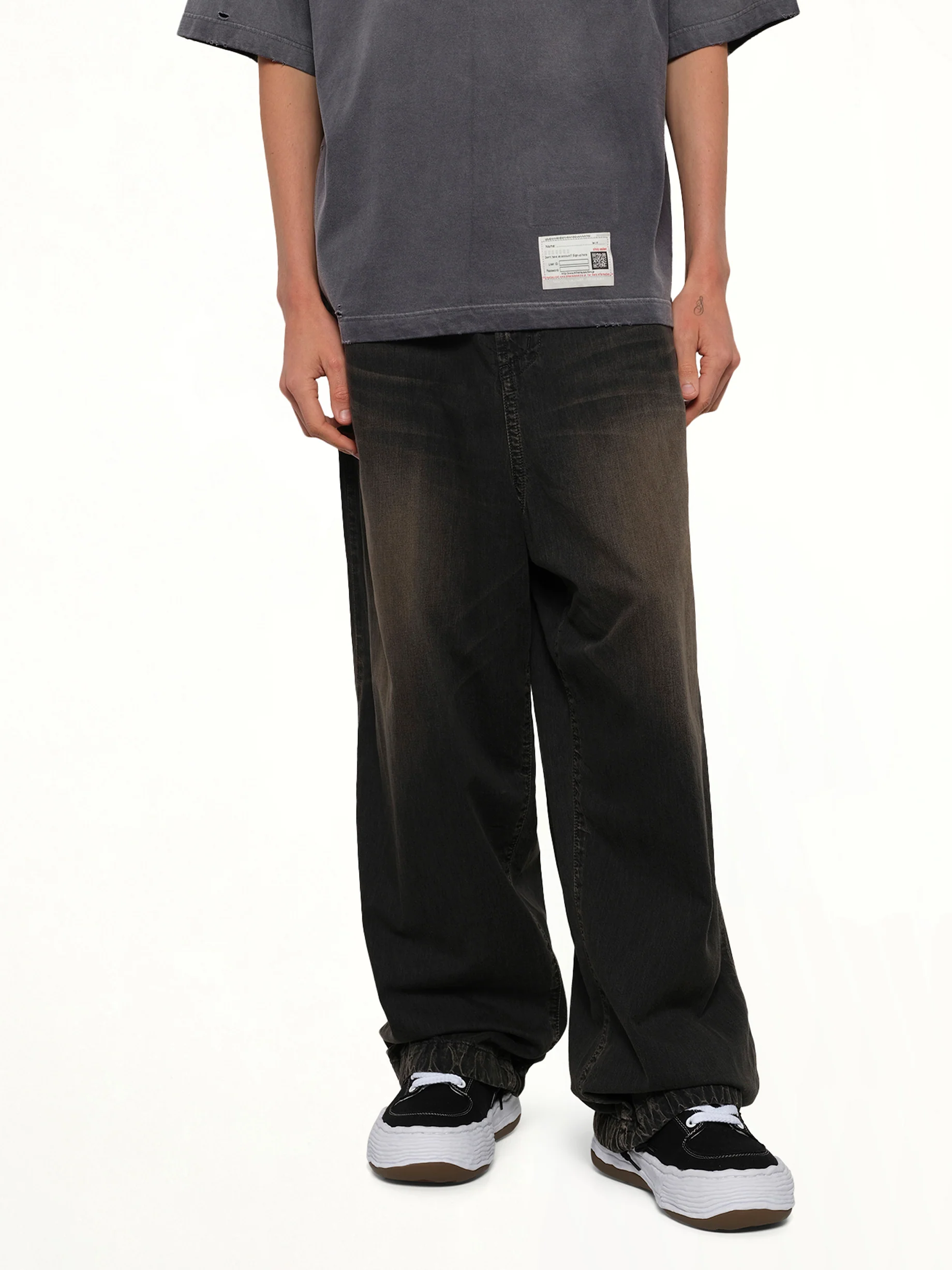 Light Wide Jeans in Black - Image 6