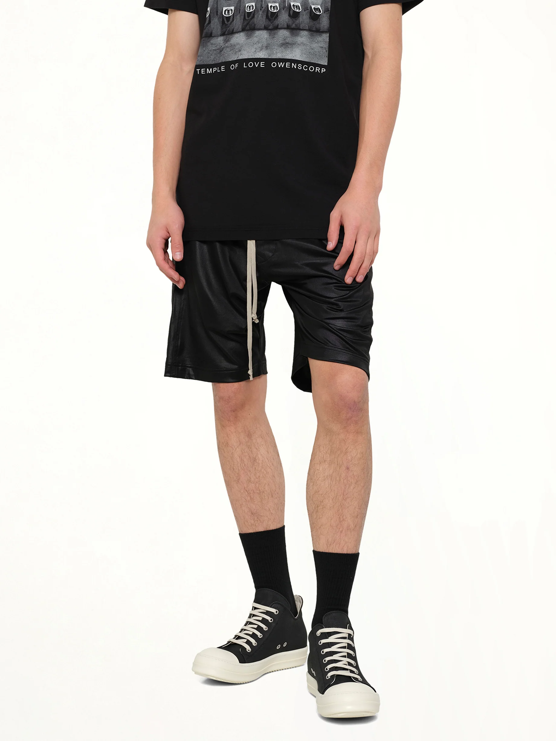 Light Wide Pusher Shorts in Black - Image 6