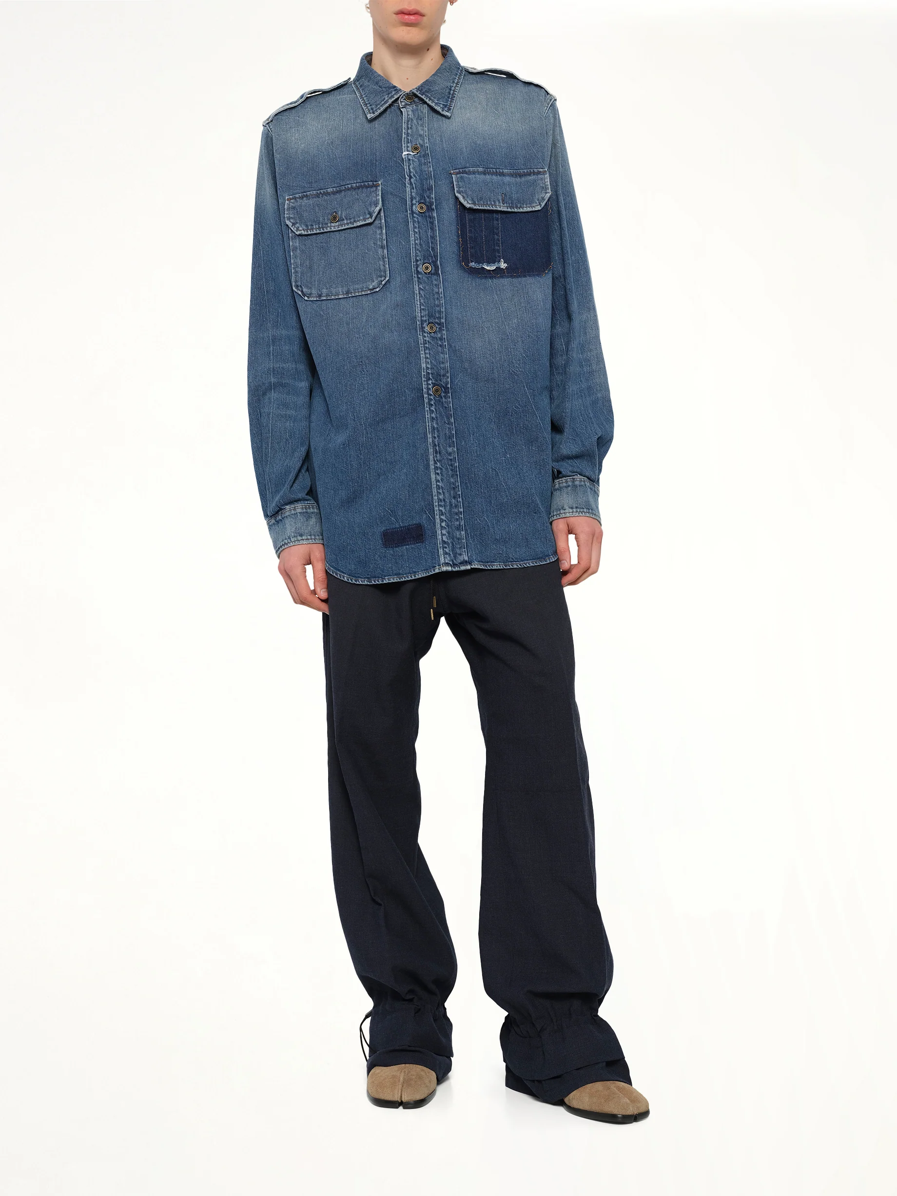 Long-sleeved Shirt in Vintage Medium Blue - Image 4
