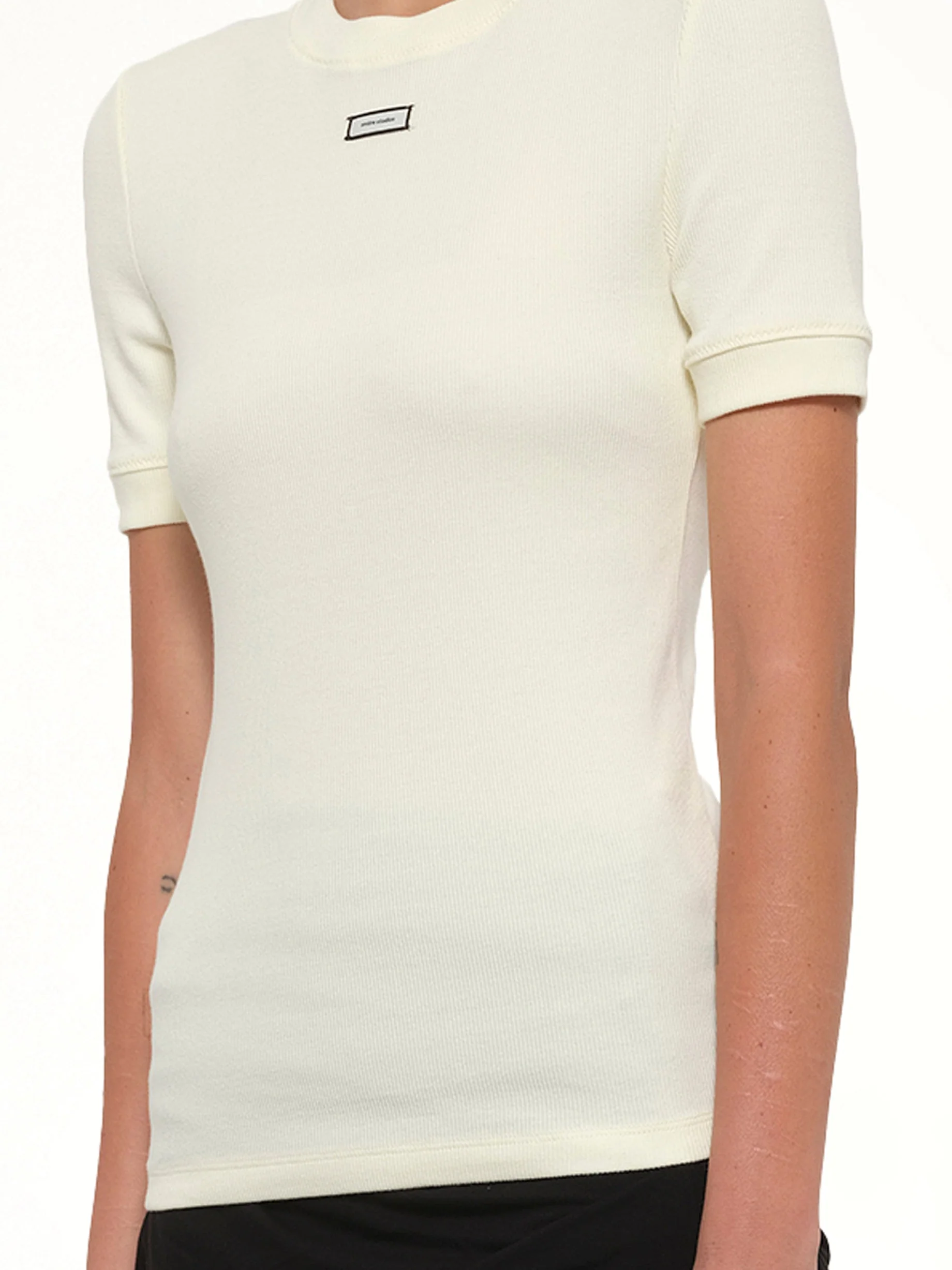 Lounge T-Shirt in Pollen - Image 8