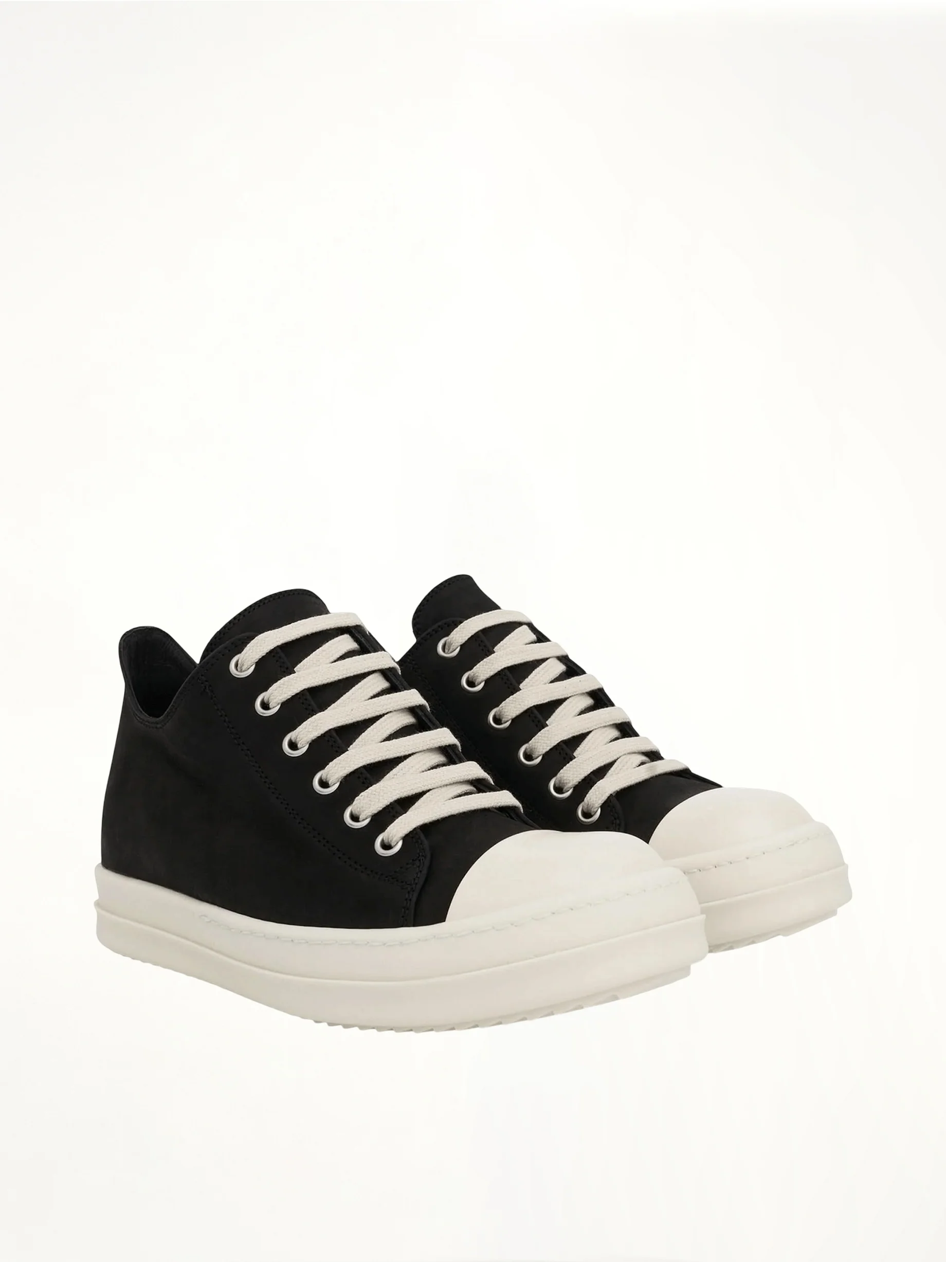 Low Greywolf Leather Sneakers in Black/Milk - Image 2