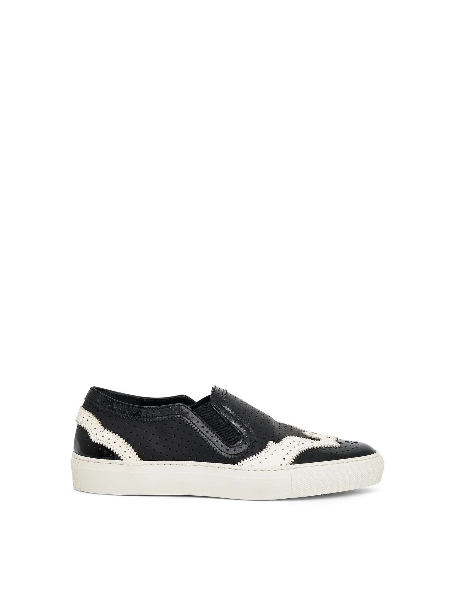 Low Skate Sneaker in Black/White