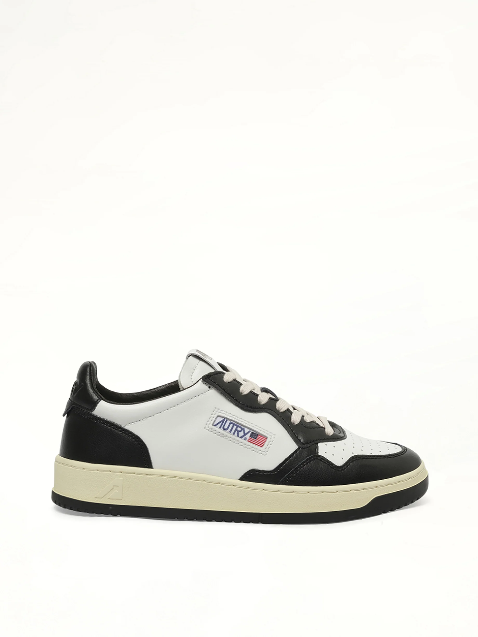 Medalist Low Bicolour Sneakers in White/Black