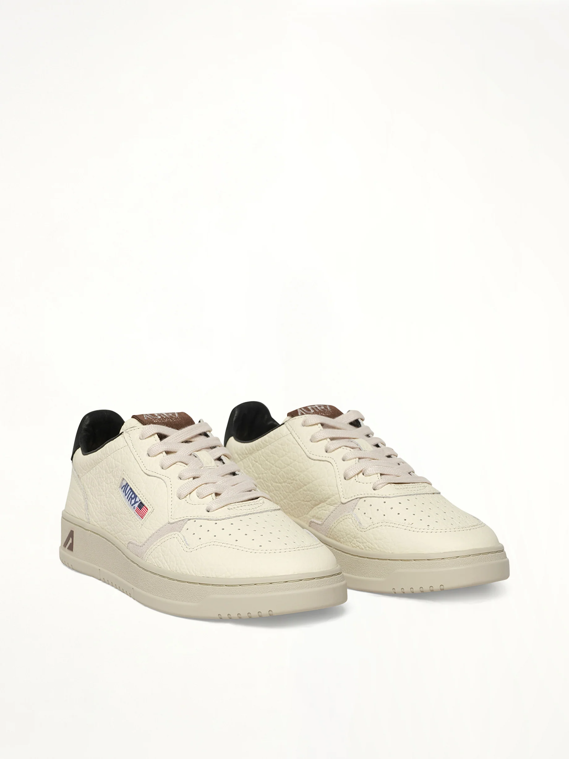 Medalist Low Sneaker in Black/Pinecone - Image 2