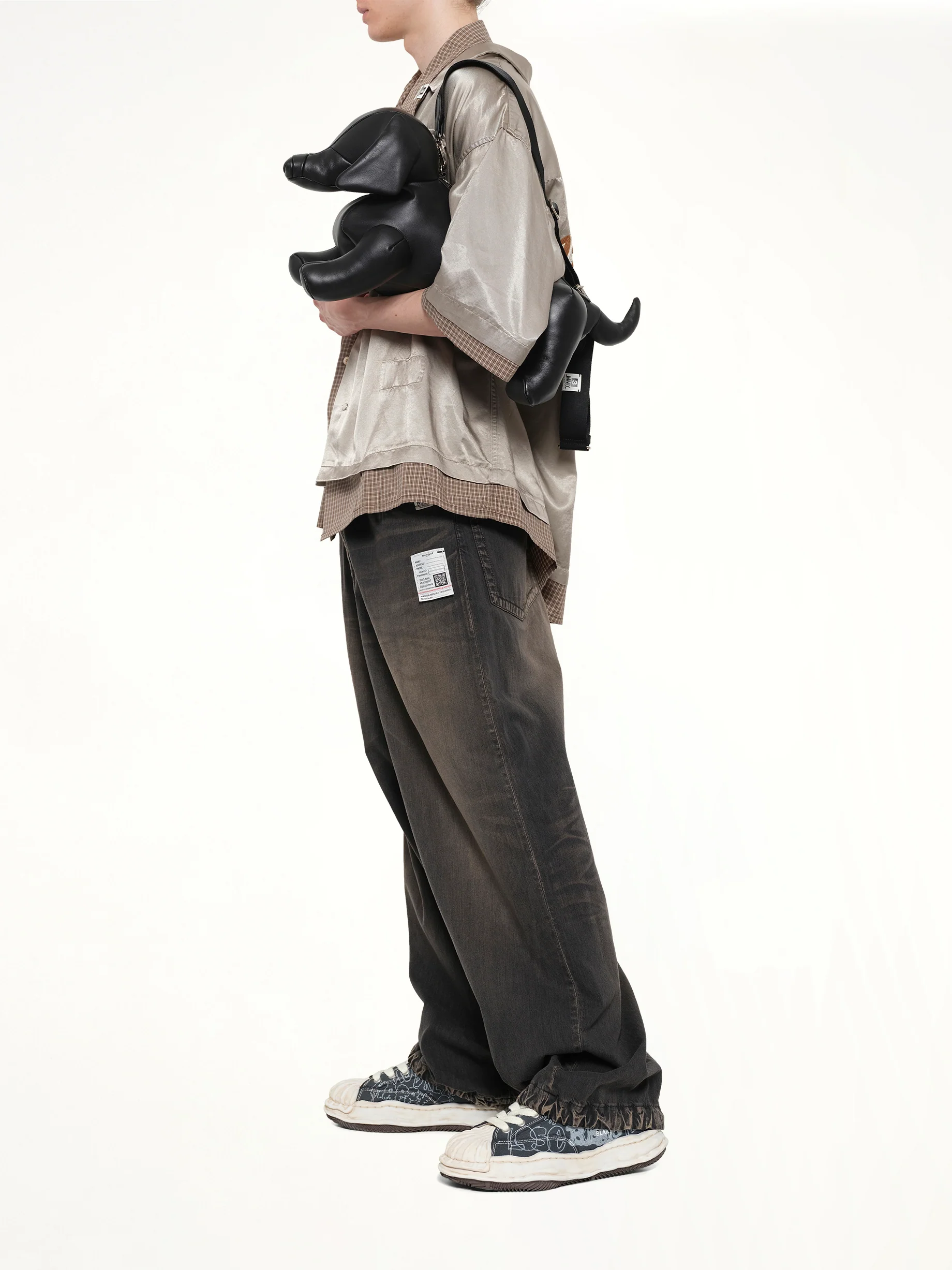 Medium Dachshund Bag in Black - Image 4