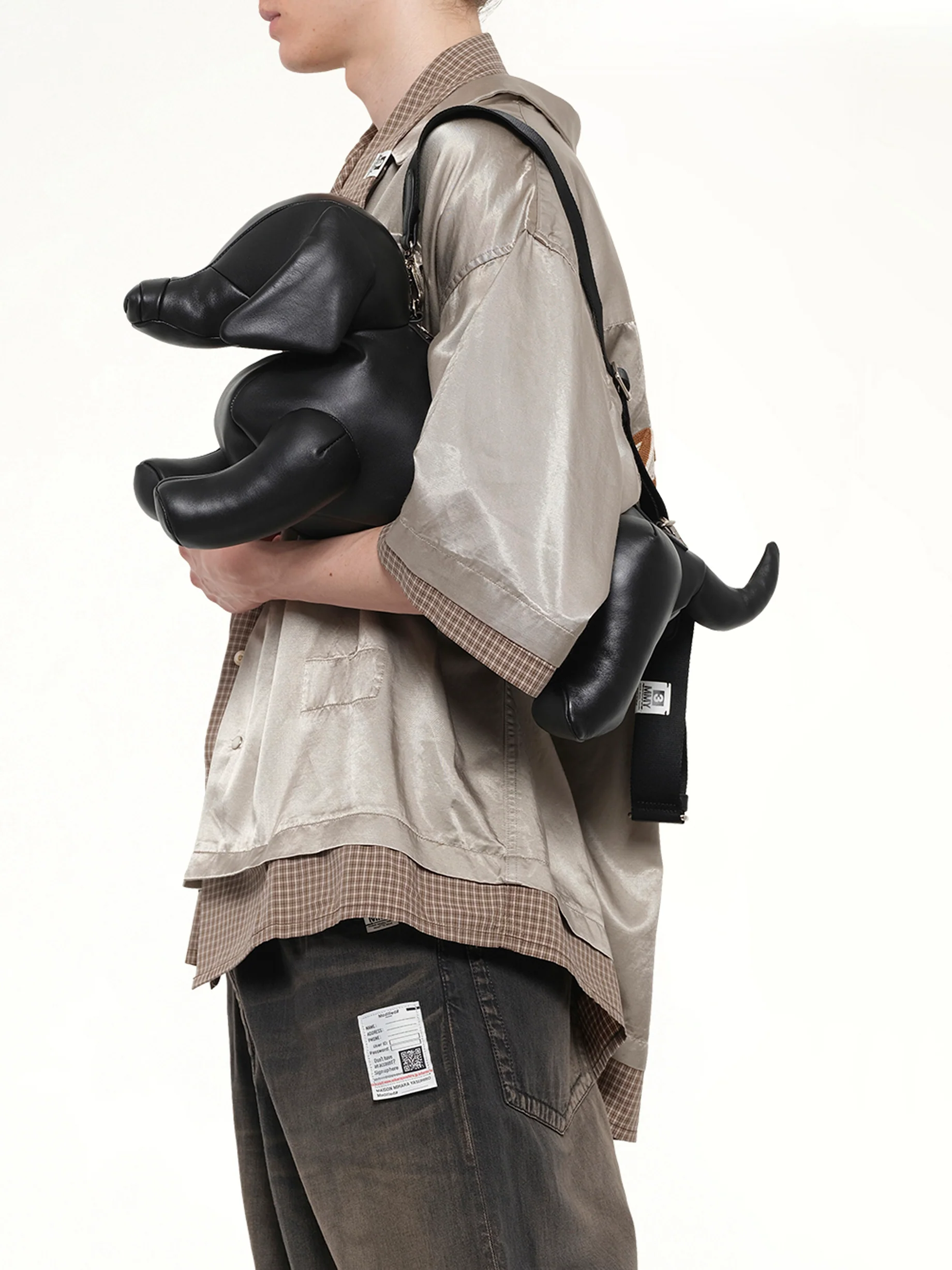 Medium Dachshund Bag in Black - Image 7