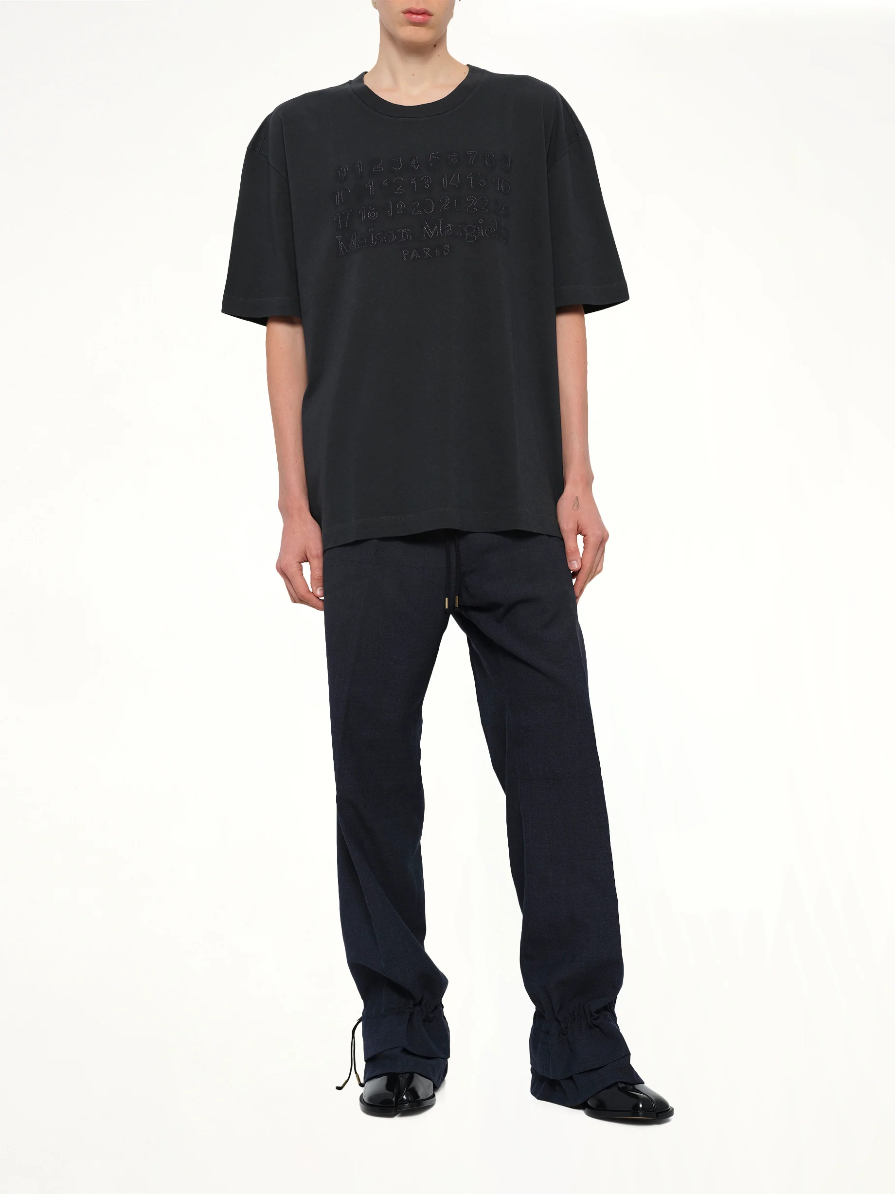 Memory of Logo T-Shirt in Charcoal - Image 4