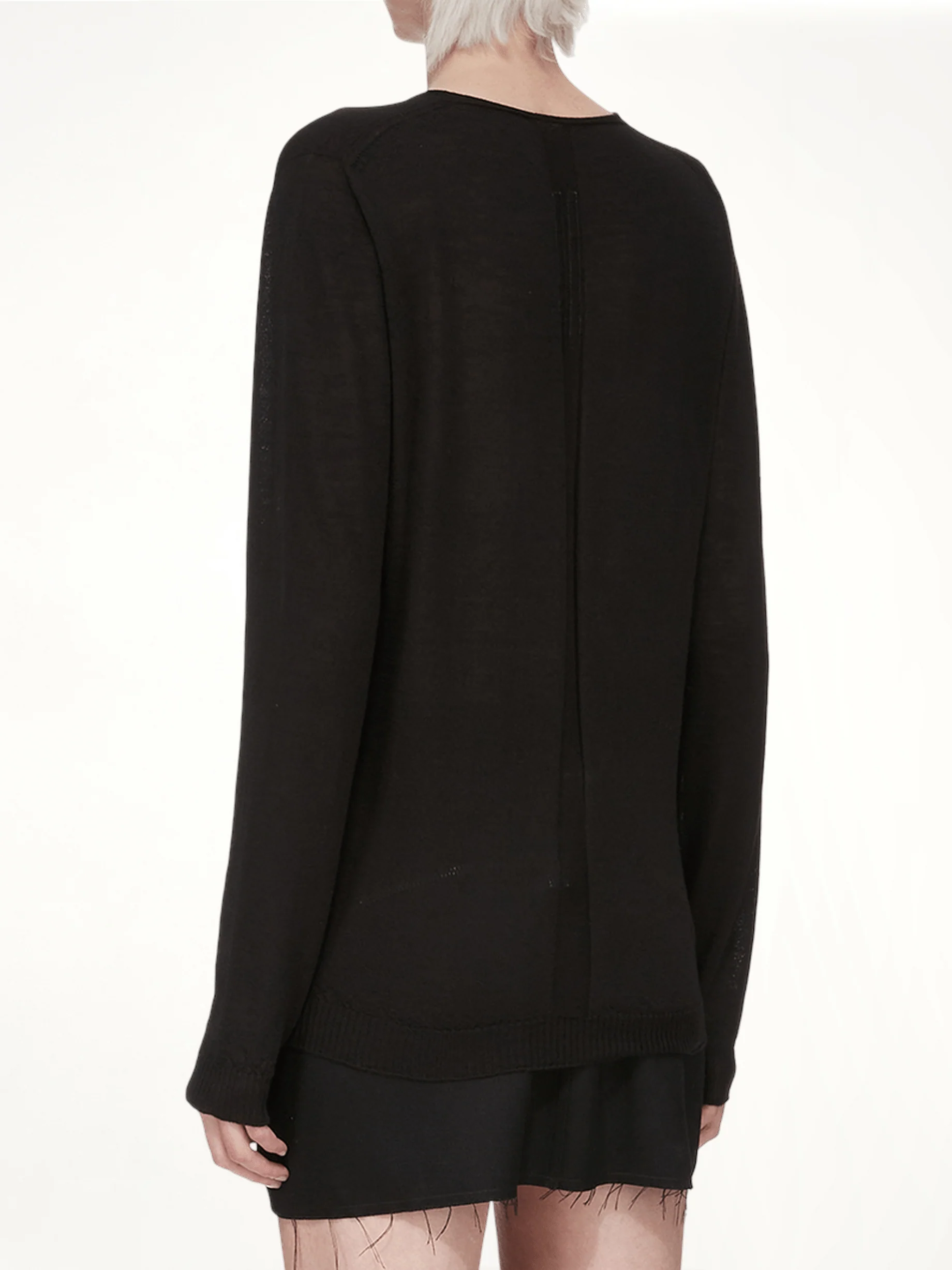 Merino V-Neck Pull in Black - Image 7
