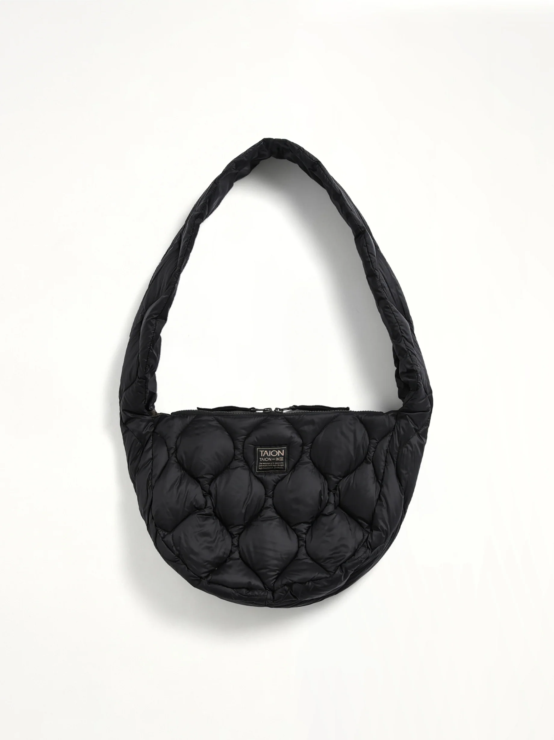 Military Banana Shoulder Down Bag M in Black