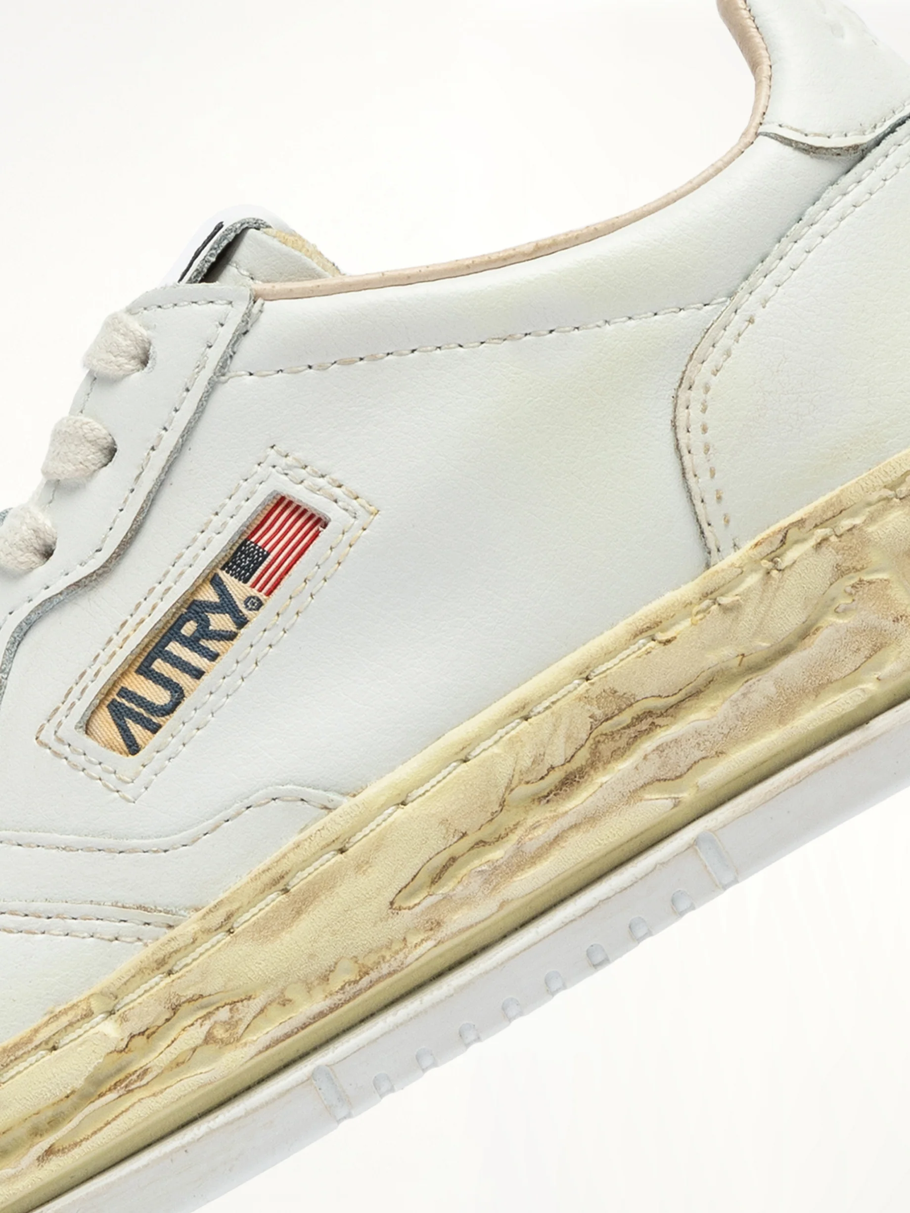 MMY Super Vintage Low Sneaker in White - Image 3