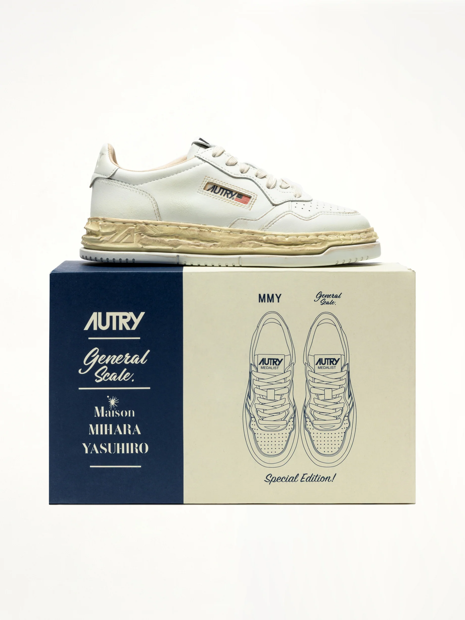 MMY Super Vintage Low Sneaker in White - Image 7