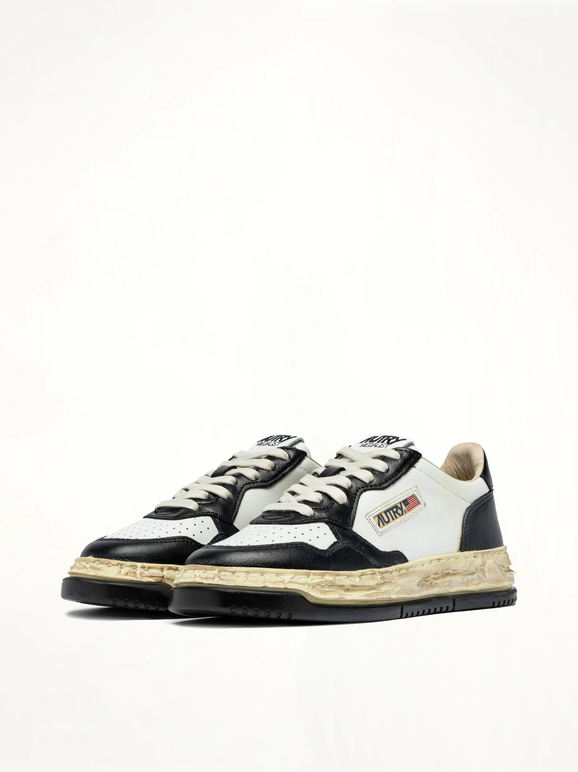 MMY Super Vintage Low Sneaker in White/Black - Image 2