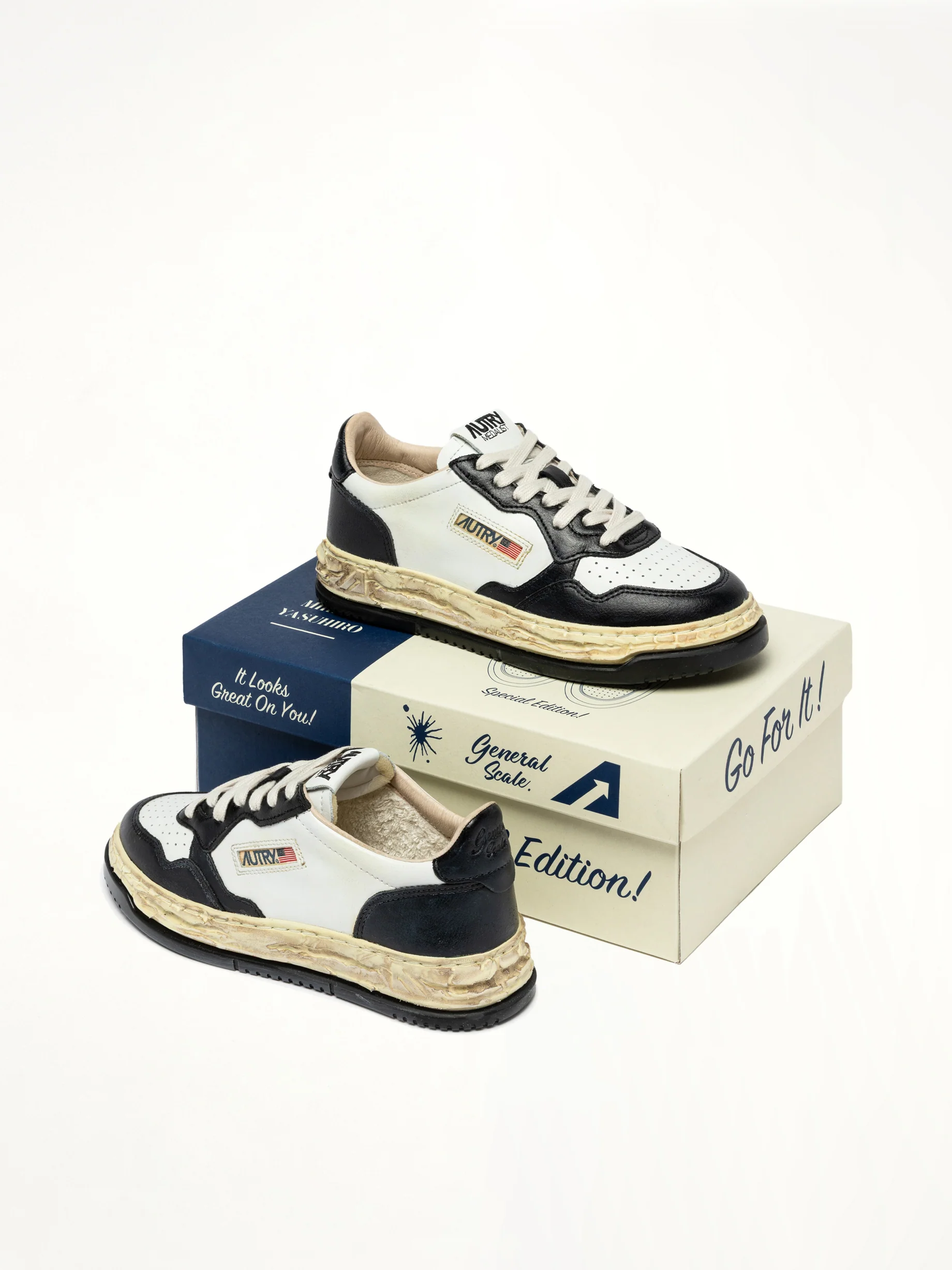 MMY Super Vintage Low Sneaker in White/Black - Image 4