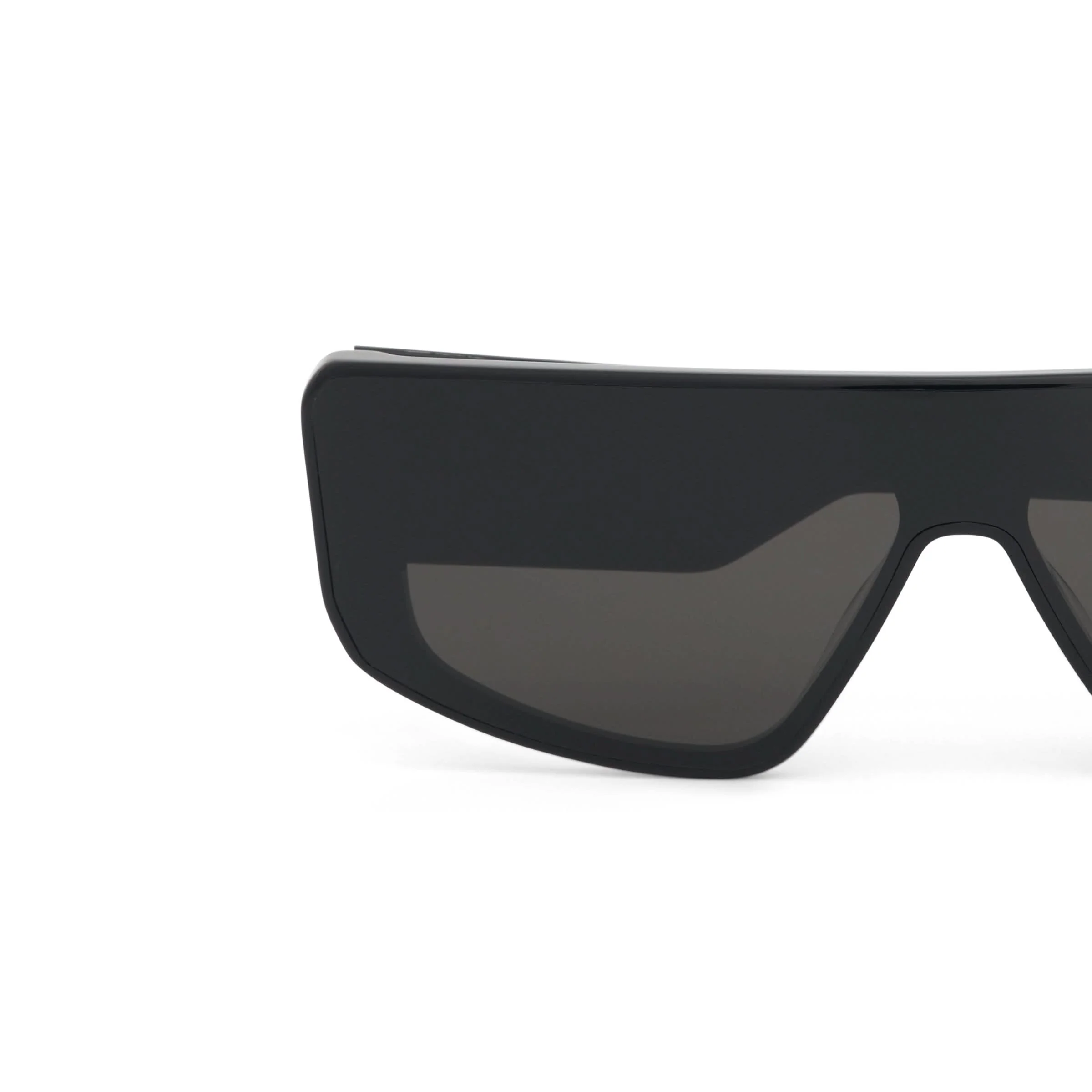Performa Sunglasses in Black - Image 4