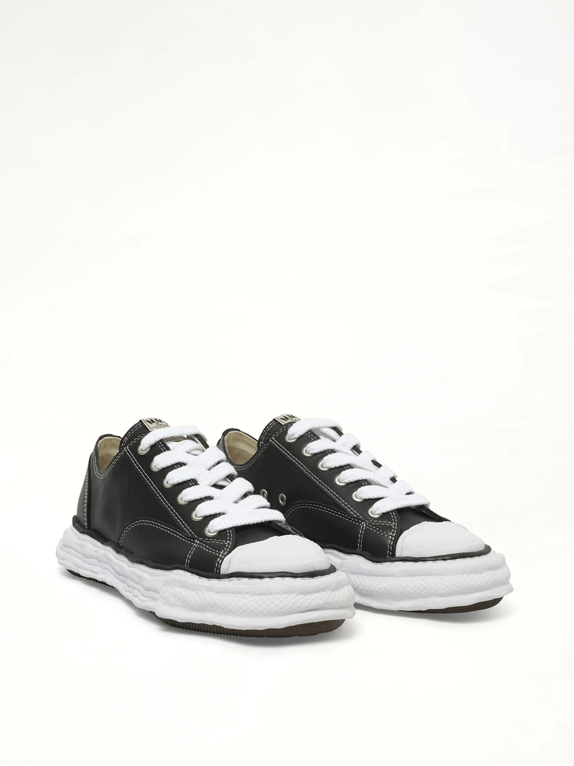 Peterson 23 OG Low Leather Sneaker in Black/White - Image 2