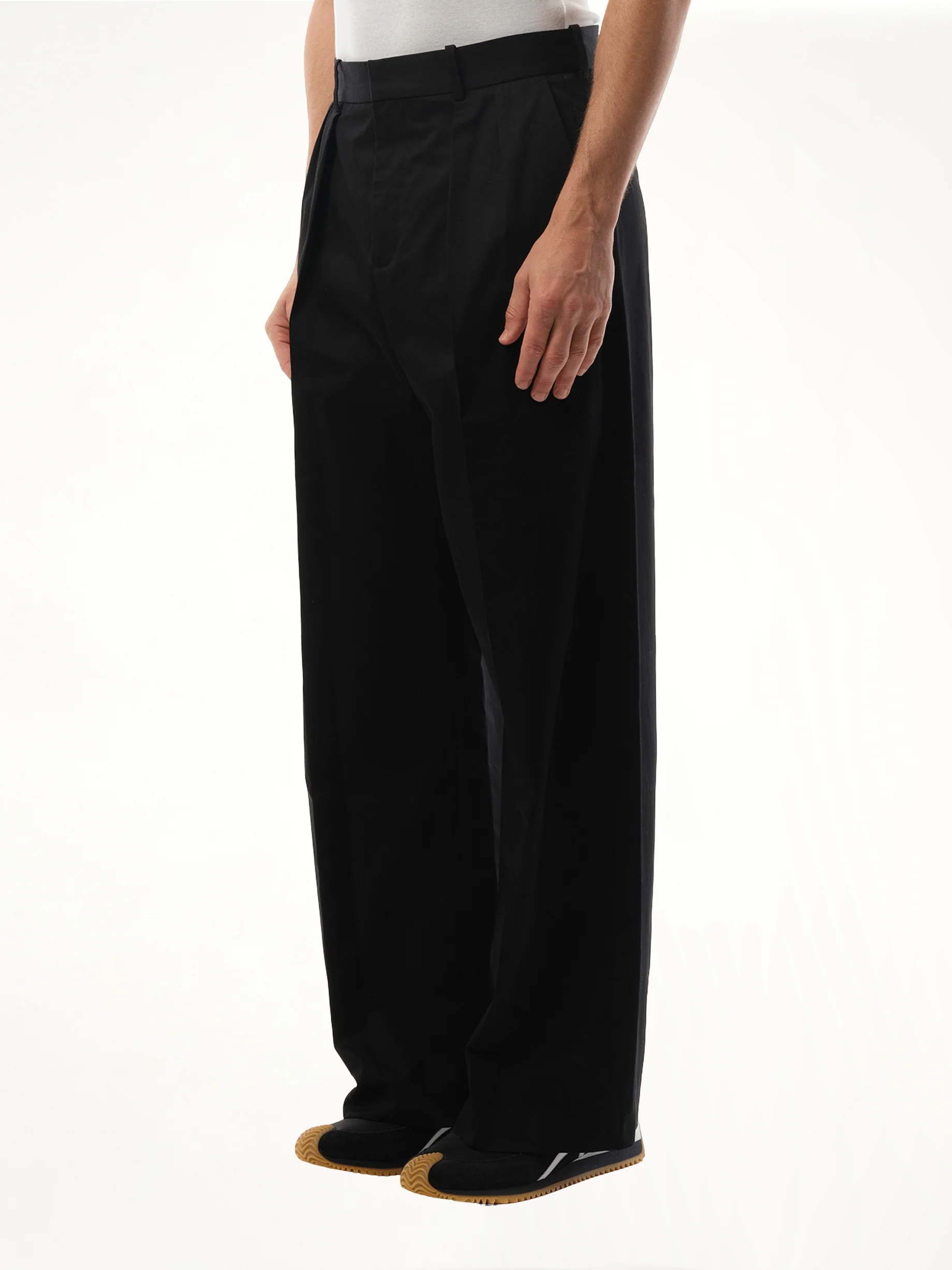 Pleated Trouser in Black - Image 5