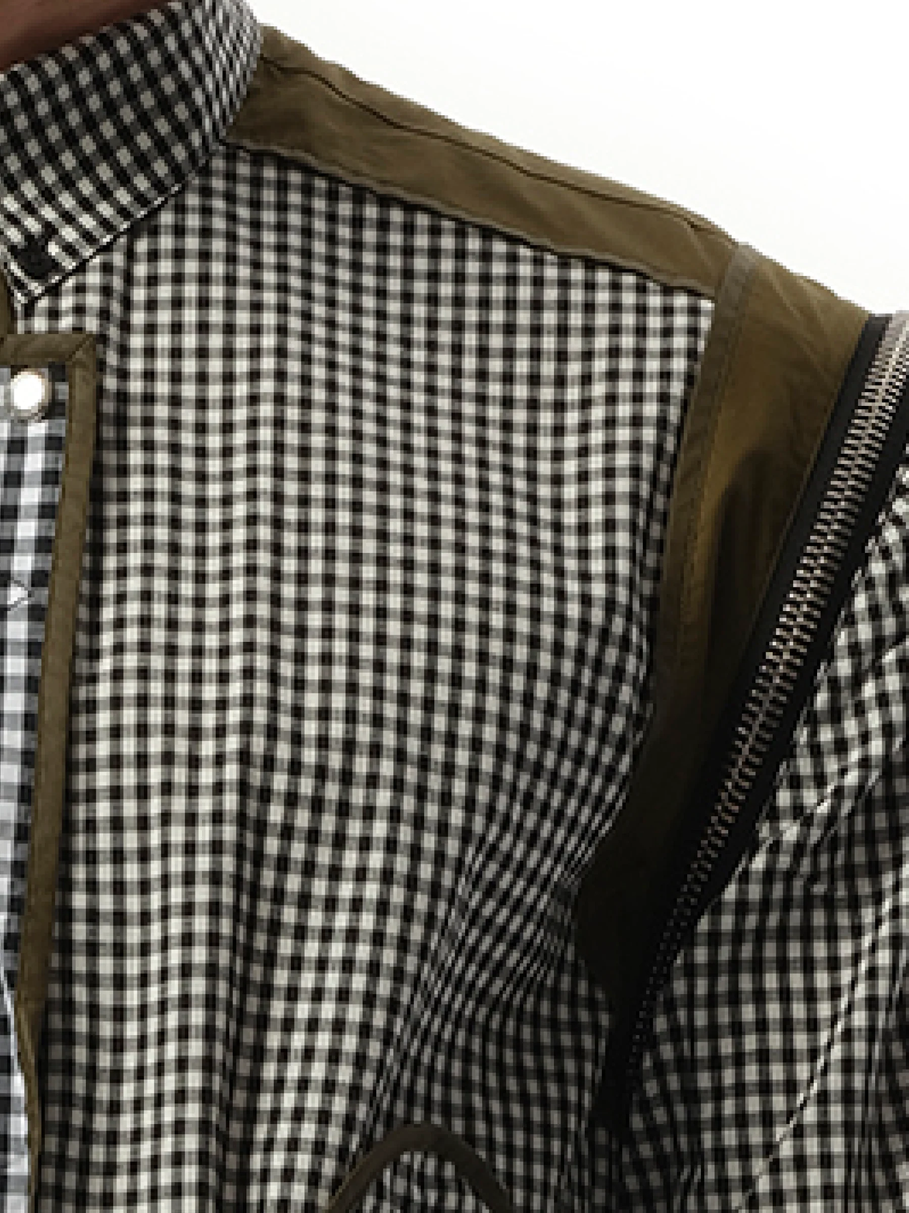 Podium Pocket Shirt in Black - Image 2