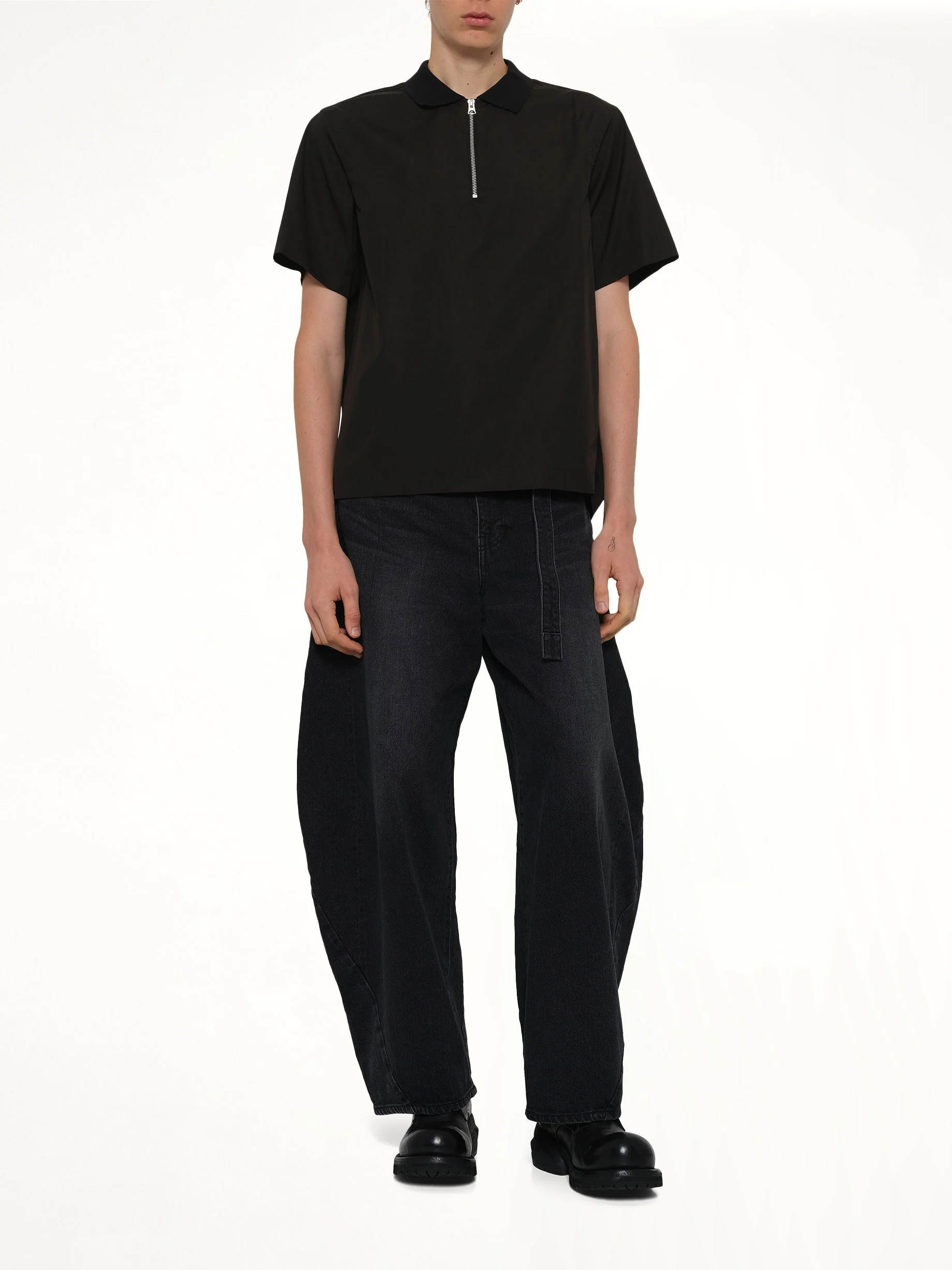 Poplin Pullover in Black - Image 4