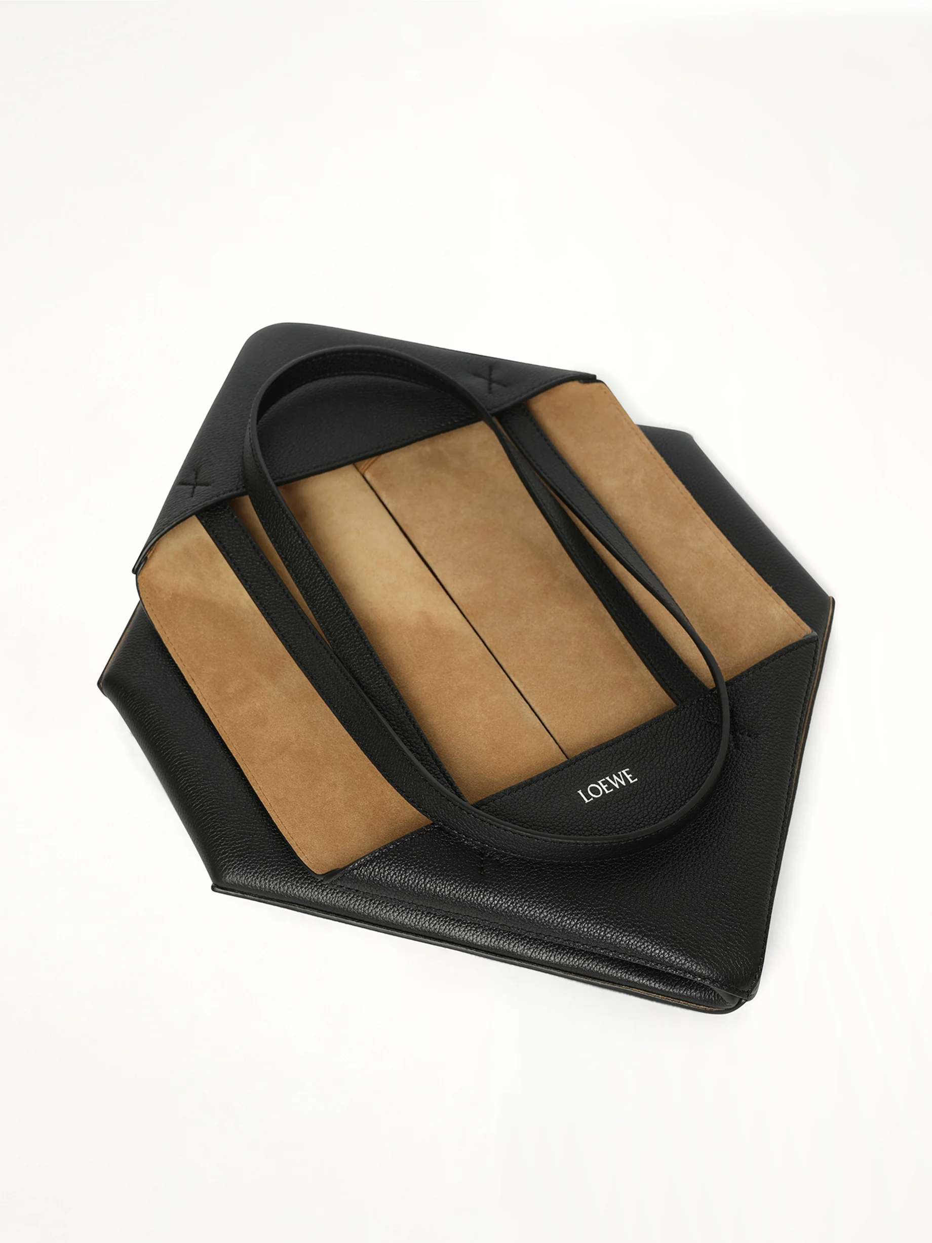 Puzzle Fold Tote Horizontal M in Black - Image 7