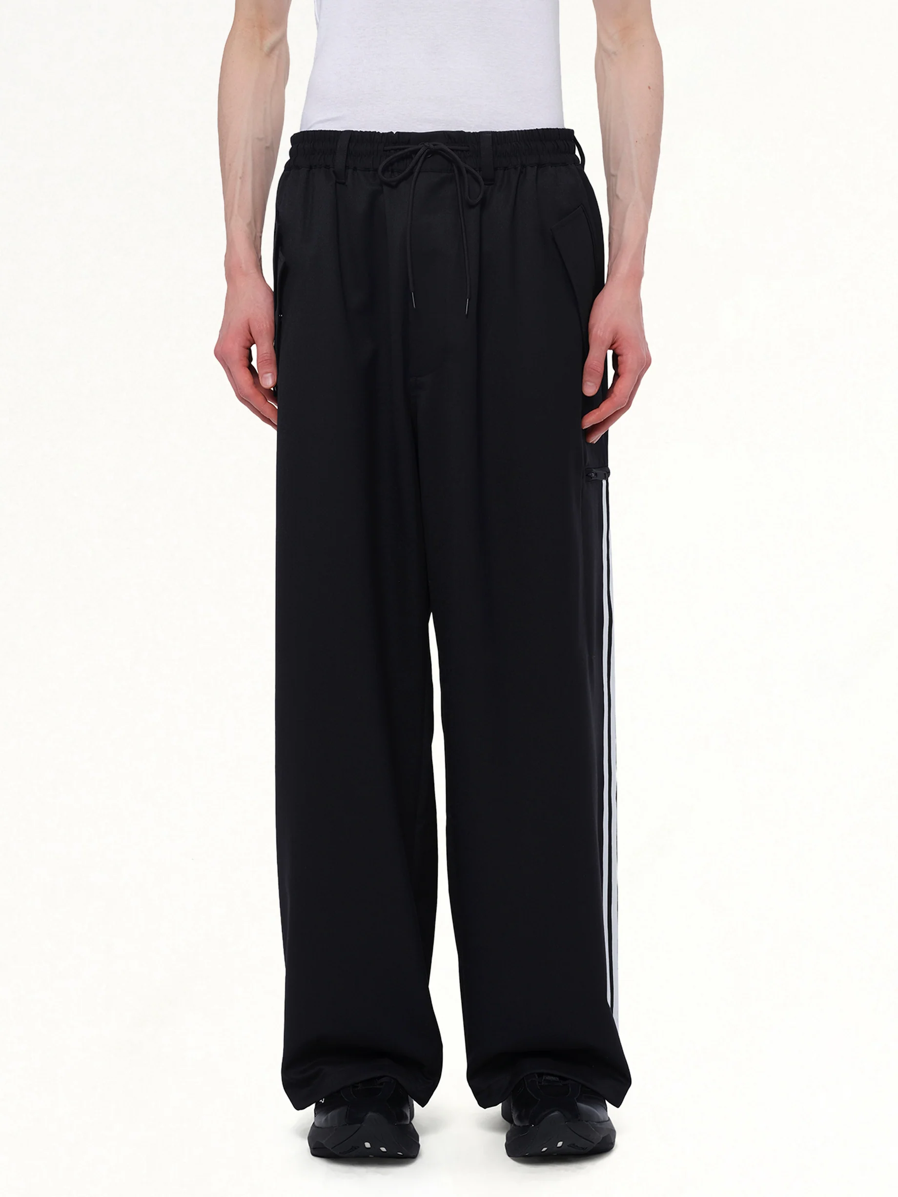 Refined Wool Pants in Black