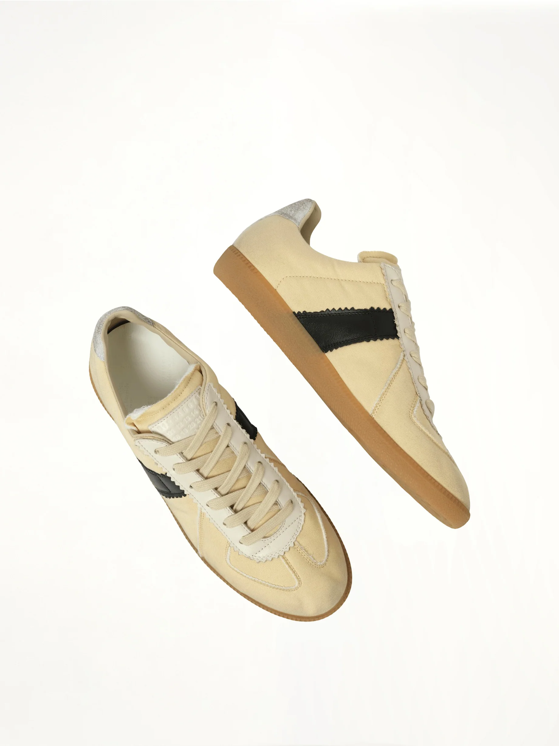 Replica Sneaker in Black/Yellow - Image 4
