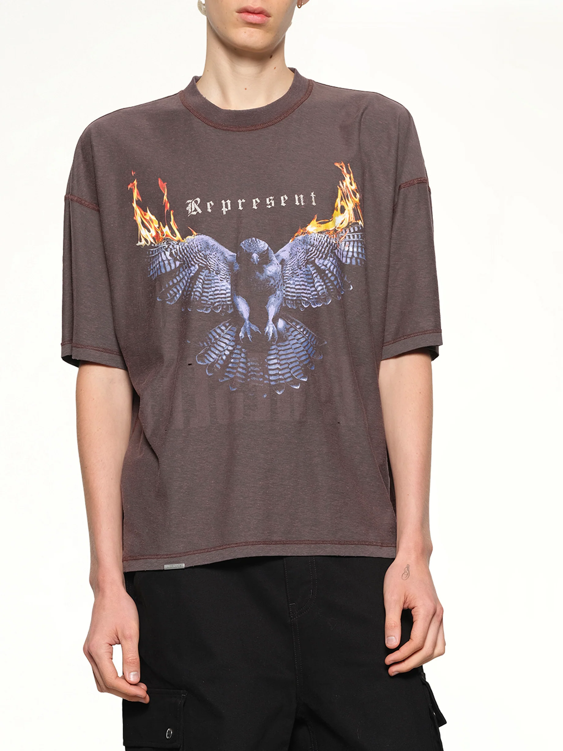 Reversible Living Legacy Falcon T-Shirt in Nero - Image 13