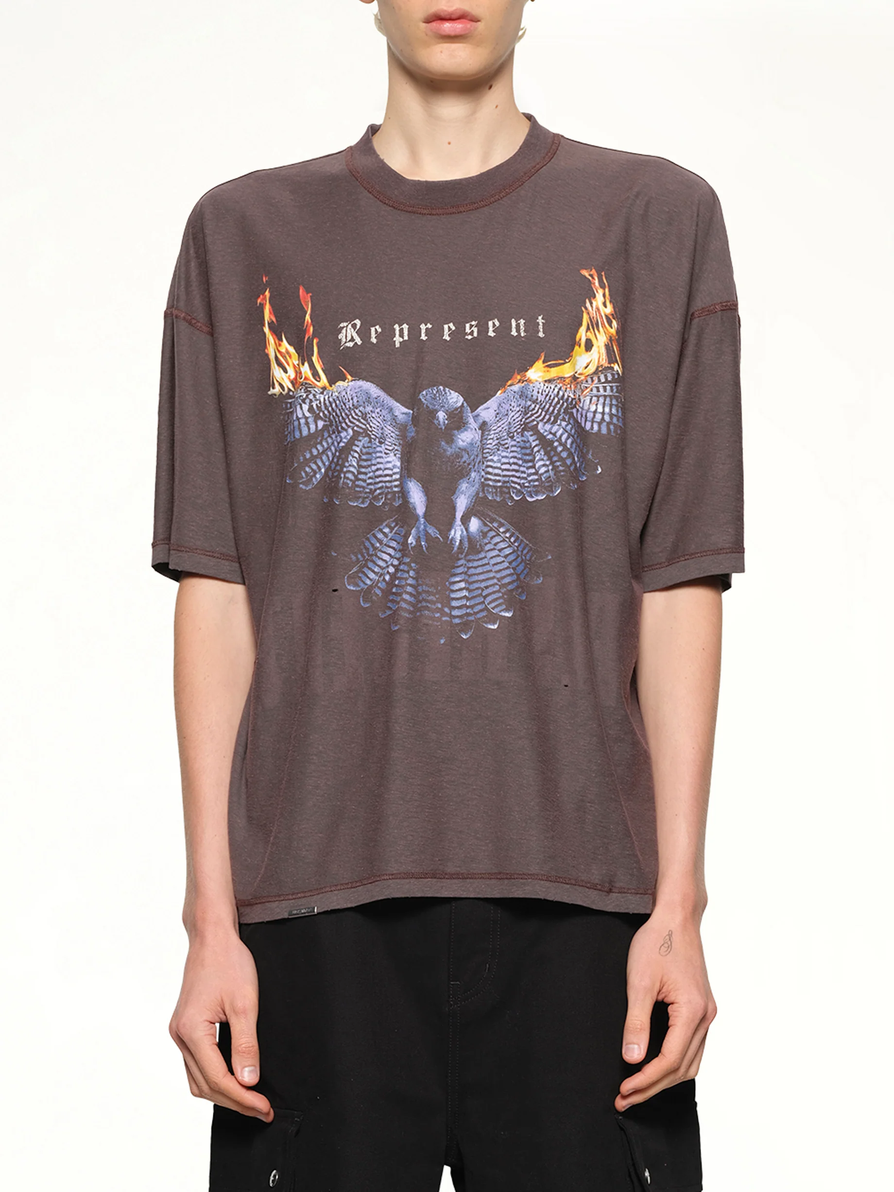 Reversible Living Legacy Falcon T-Shirt in Nero - Image 8