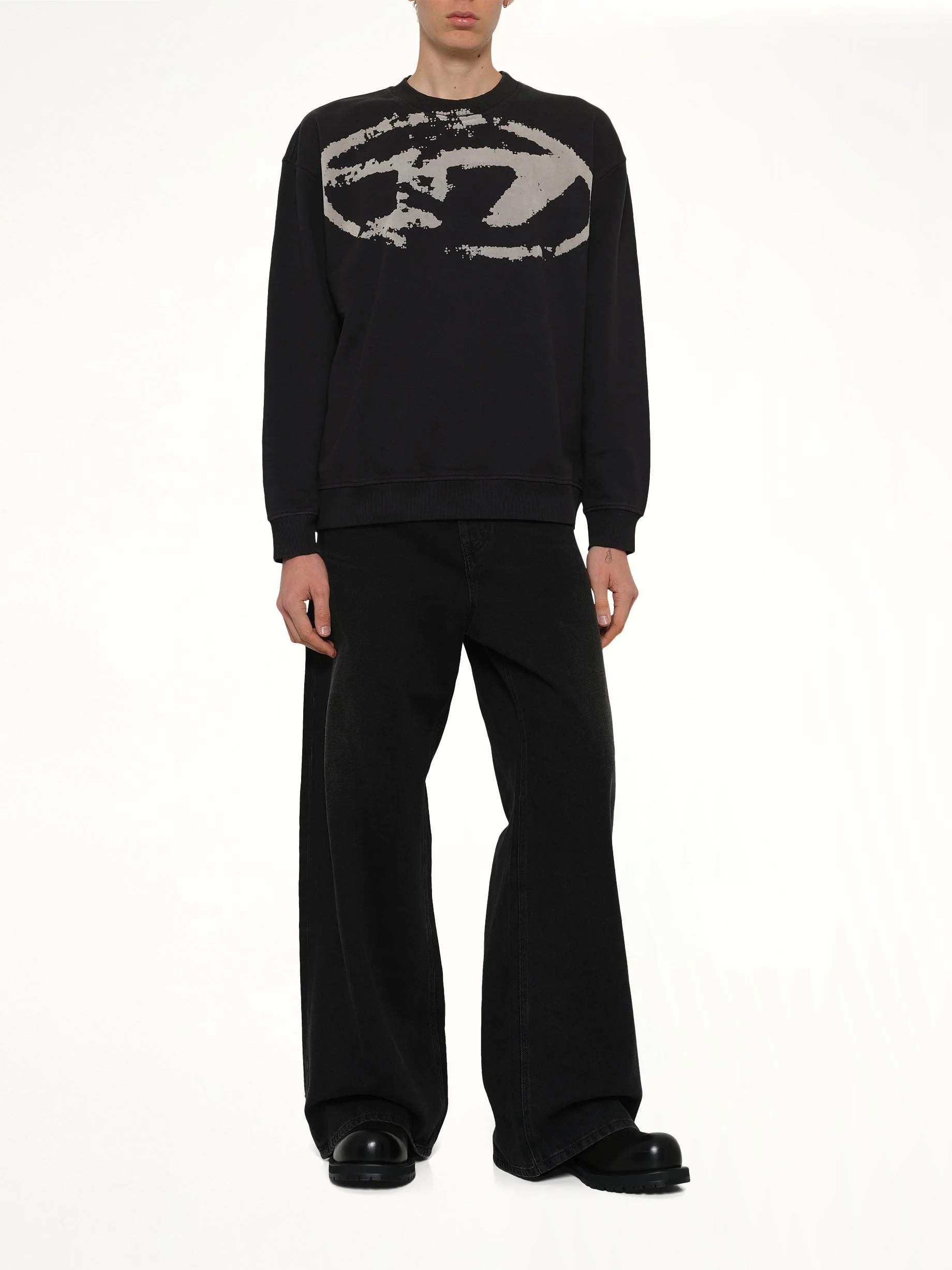 S-BOXT-N5 Sweatshirt in Black - Image 4
