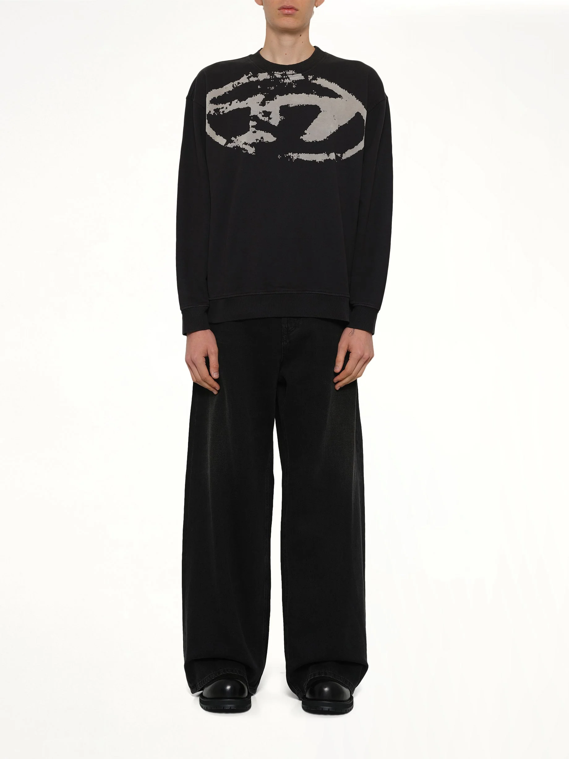 S-BOXT-N5 Sweatshirt in Black - Image 7