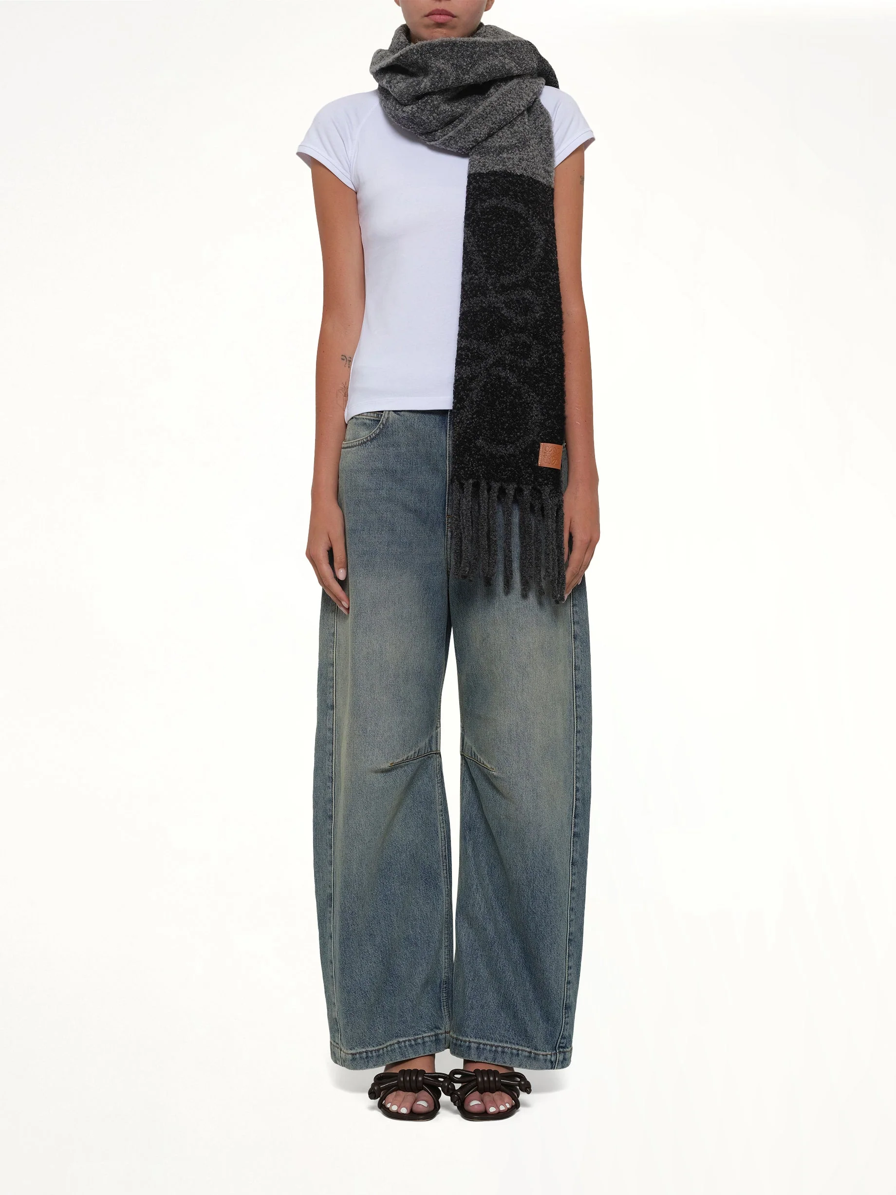 Big Anagram Scarf in Dark Grey/Black