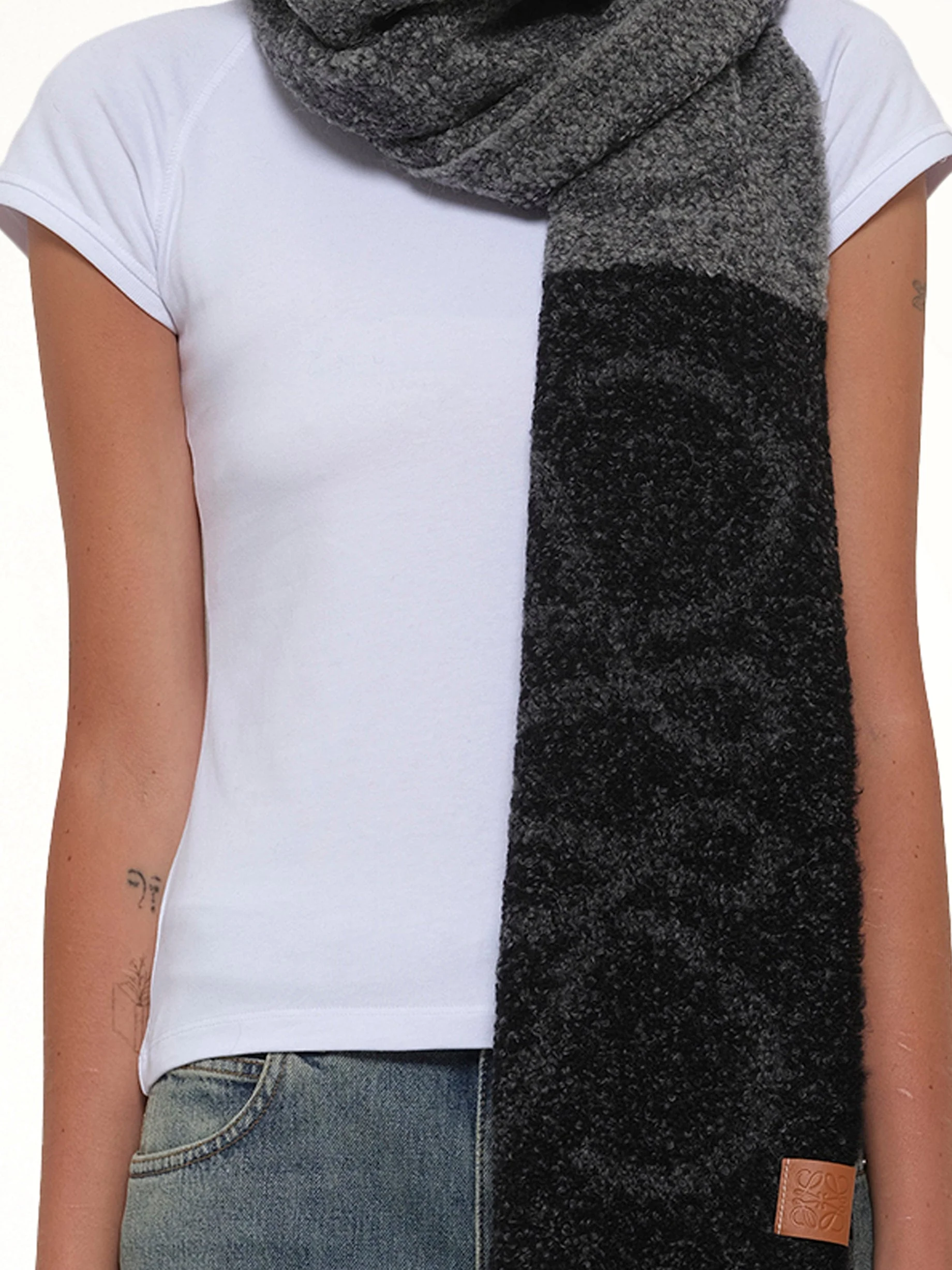 Big Anagram Scarf in Dark Grey/Black - Image 2