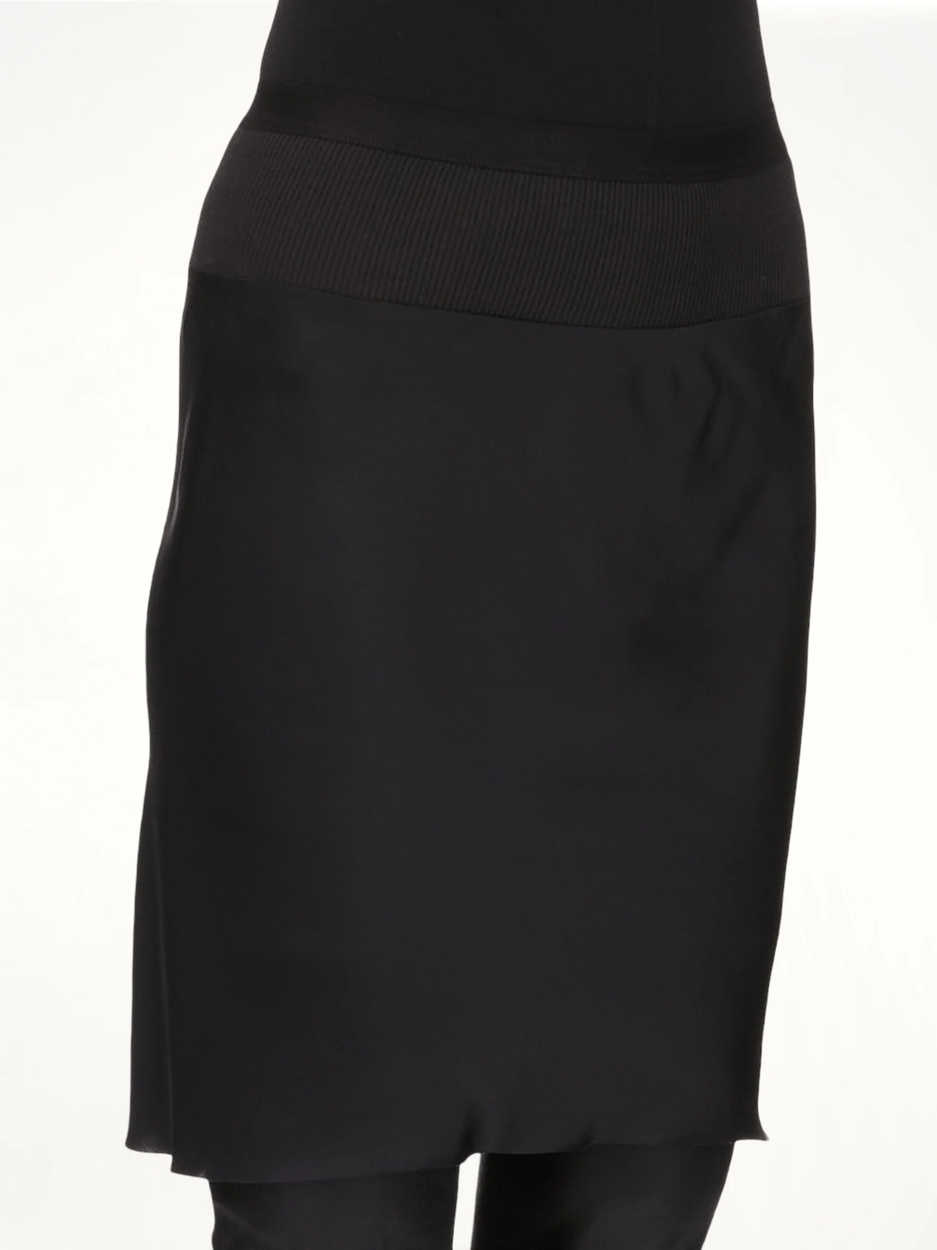 Short Bias Skirt in Black - Image 3