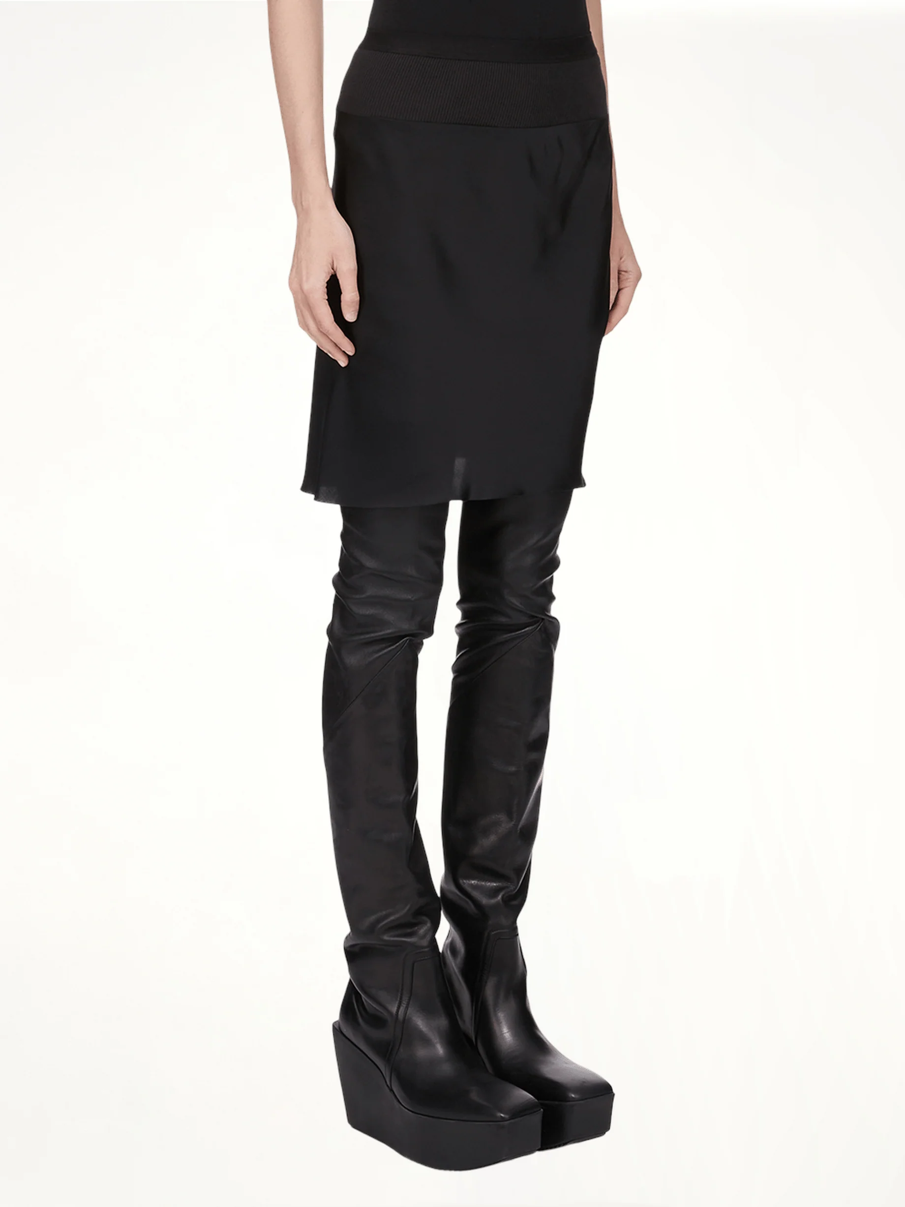 Short Bias Skirt in Black - Image 5