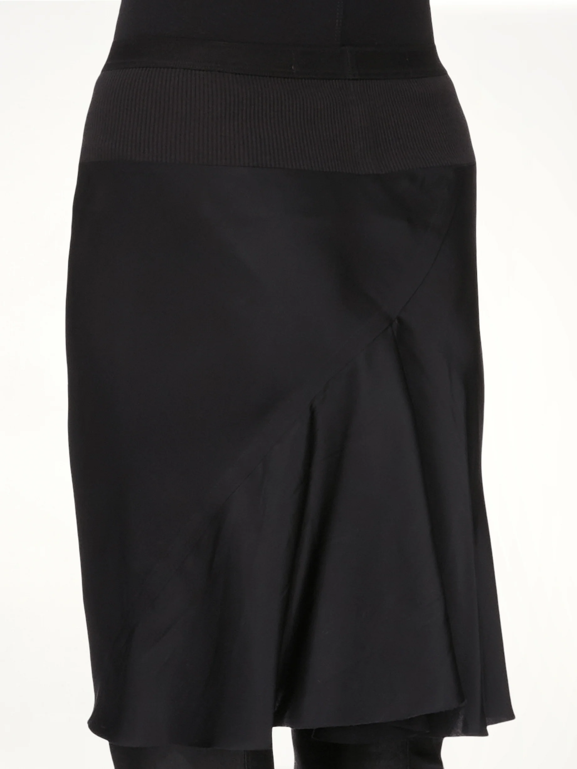 Short Bias Skirt in Black - Image 7