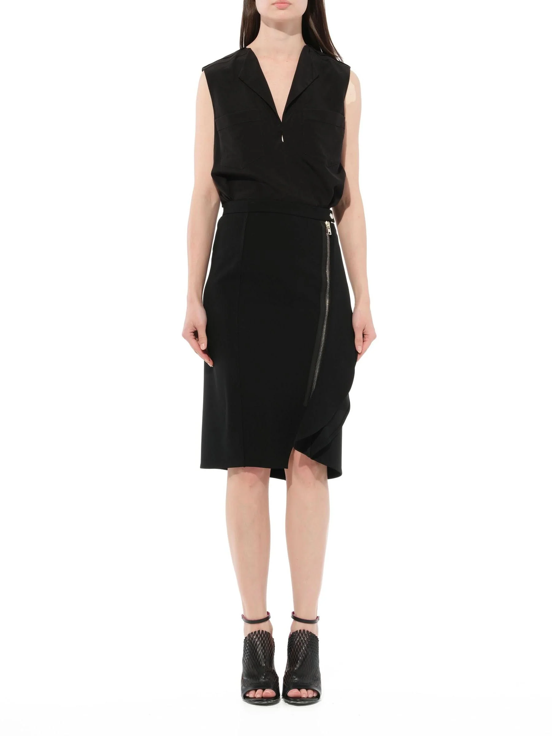 Short Skirt in Black - Image 4