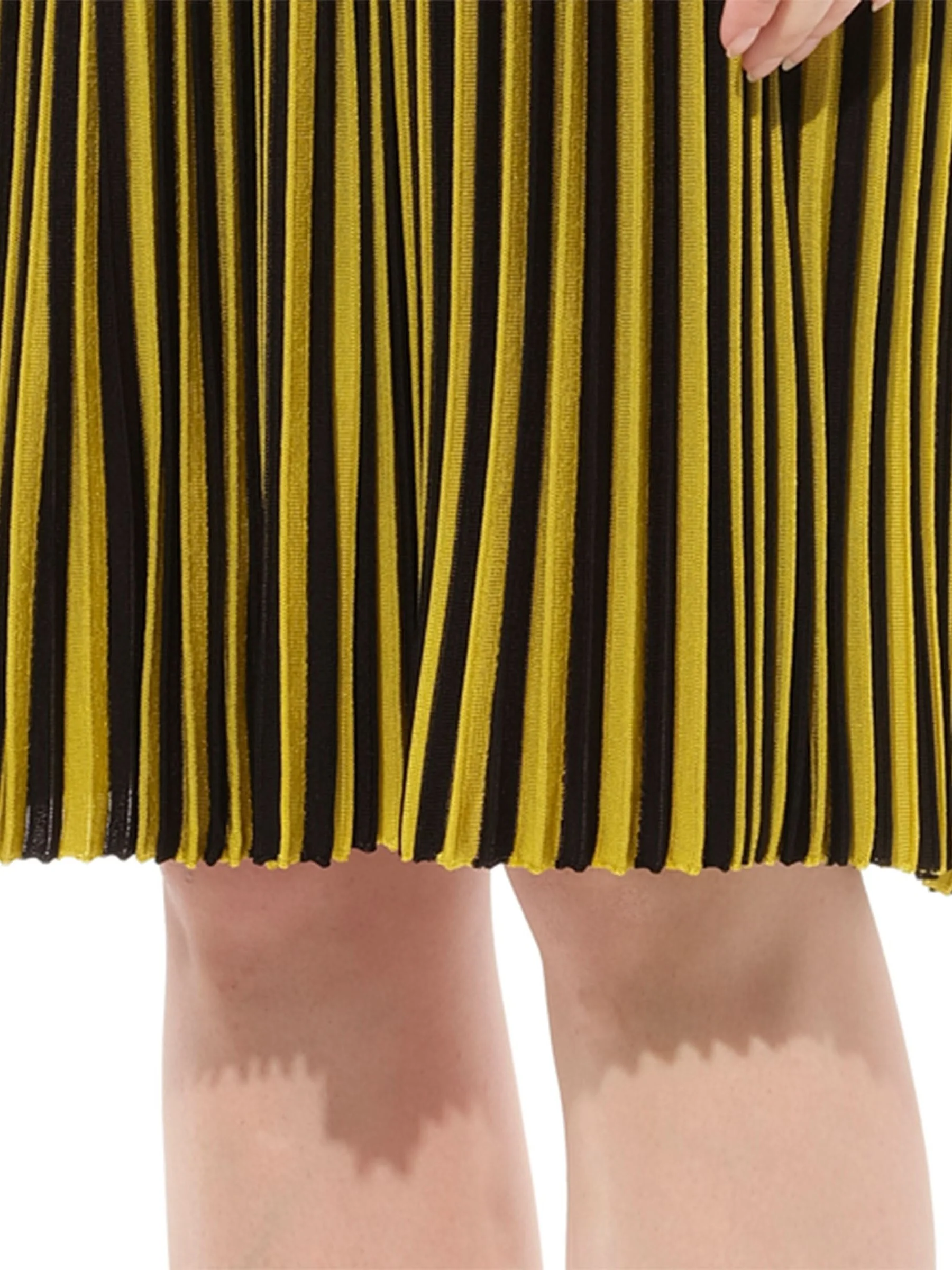 Short Skirt in Black - Image 3