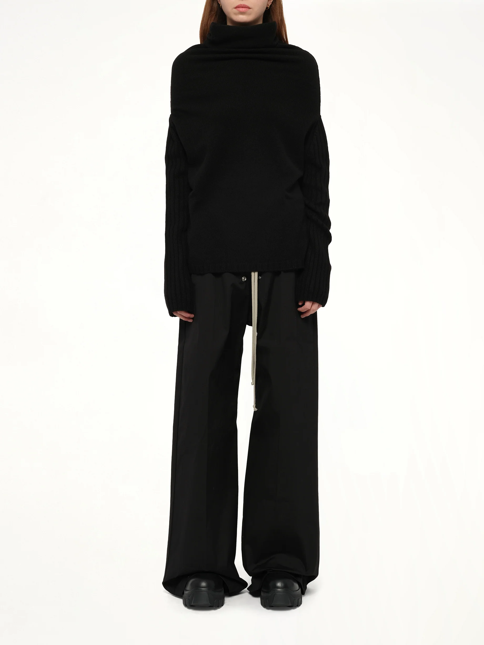 Shroud Sweater in Black - Image 7