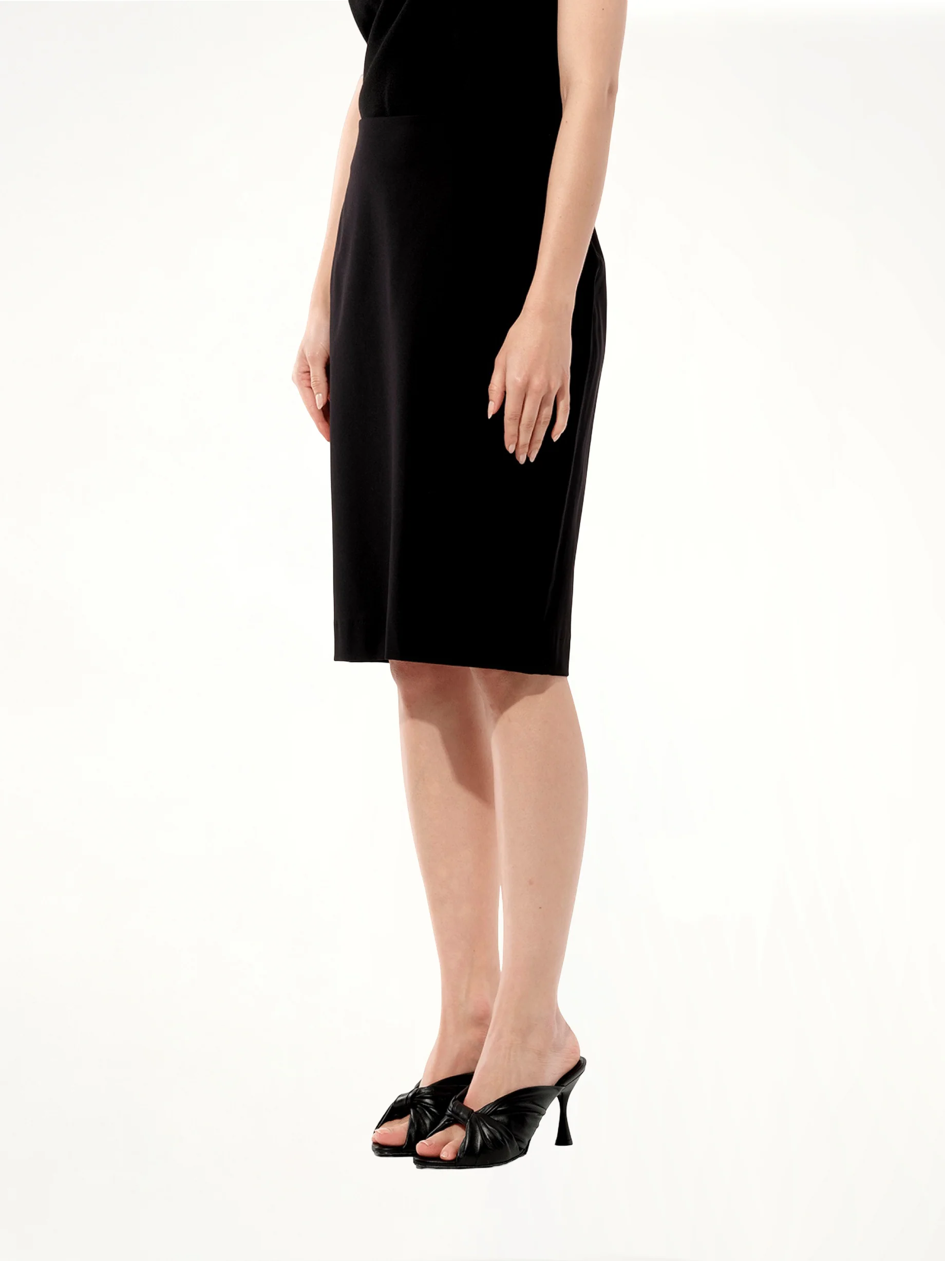 Skirt in Black - Image 2