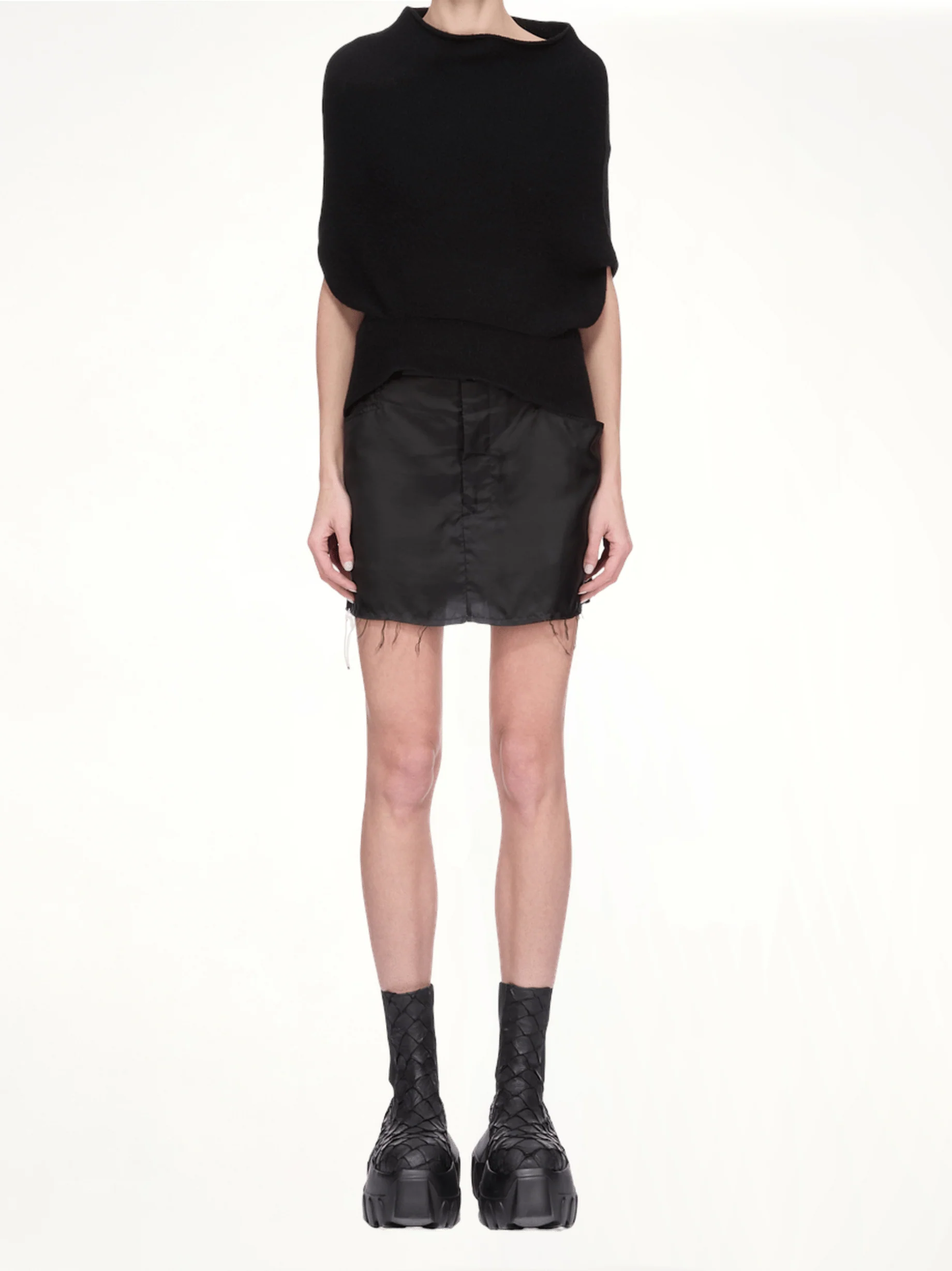 SL Shroud in Black - Image 4