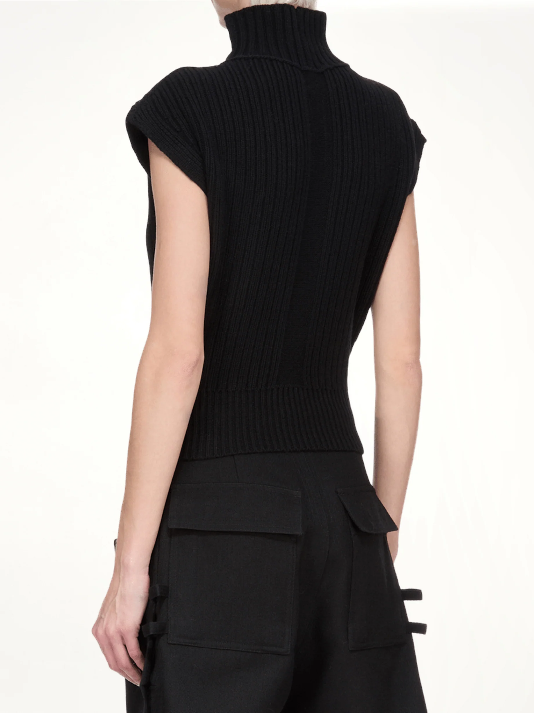 SL Turtle Cable Sweater in Black - Image 7