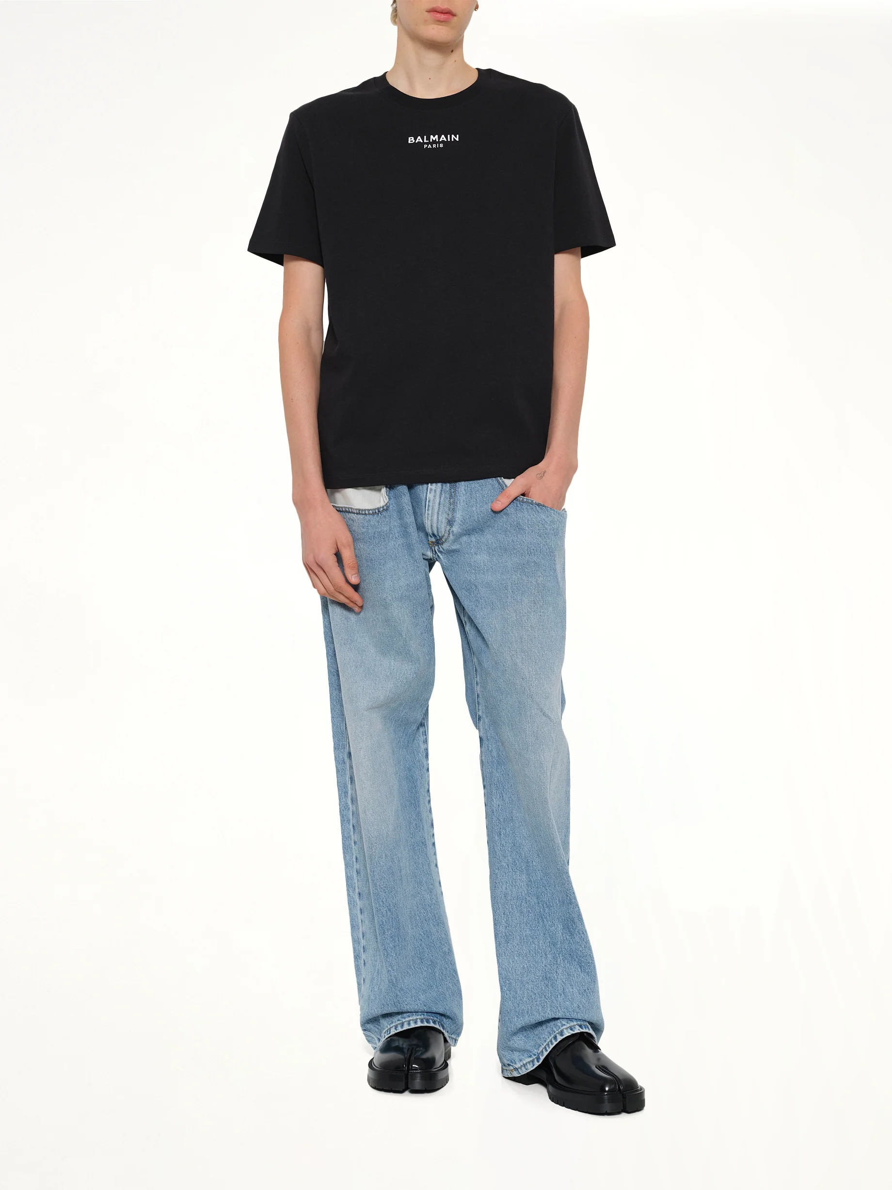 Small Balmain Paris T-Shirt in Black/White - Image 4
