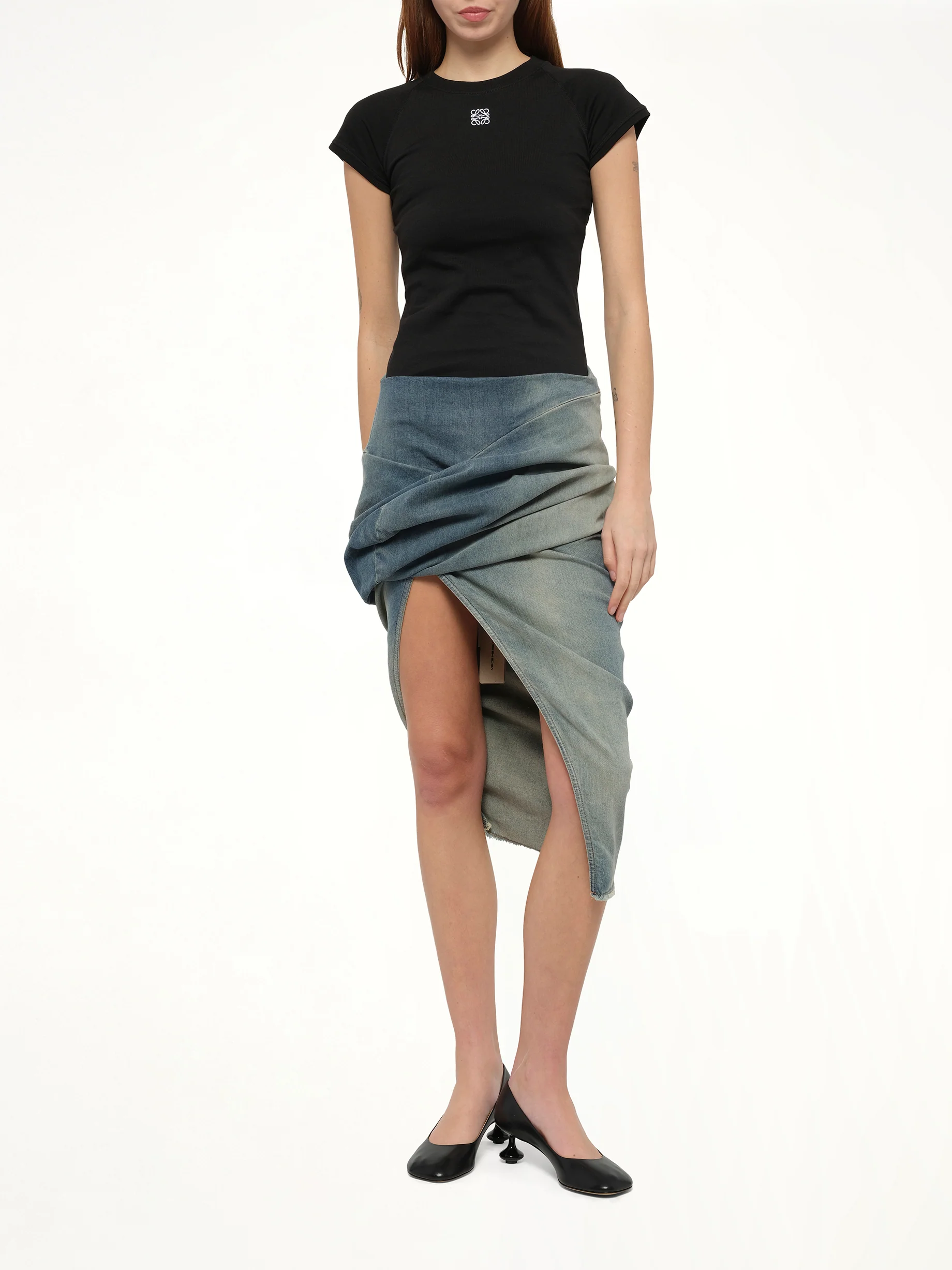Small Fit T-Shirt in Black - Image 4