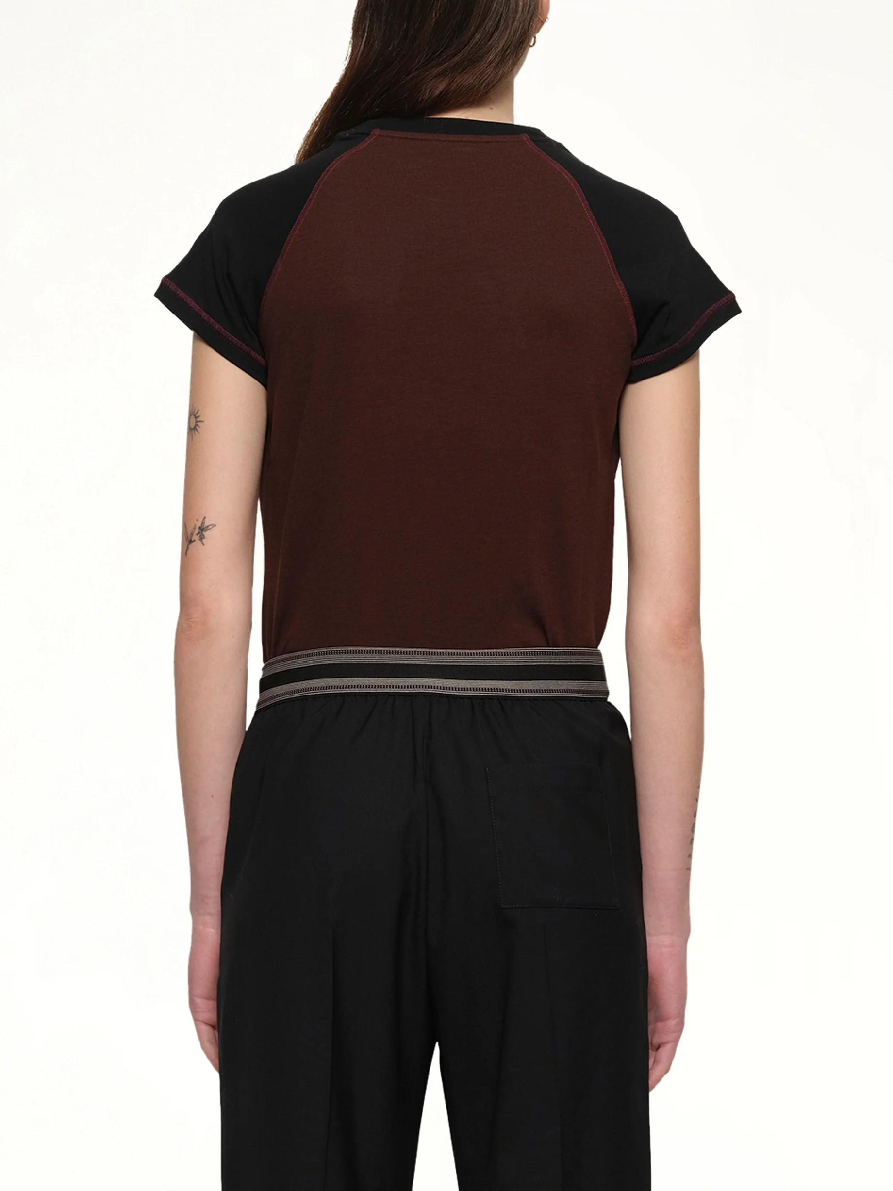 Small Fit T-Shirt in Black/Burgundy - Image 5