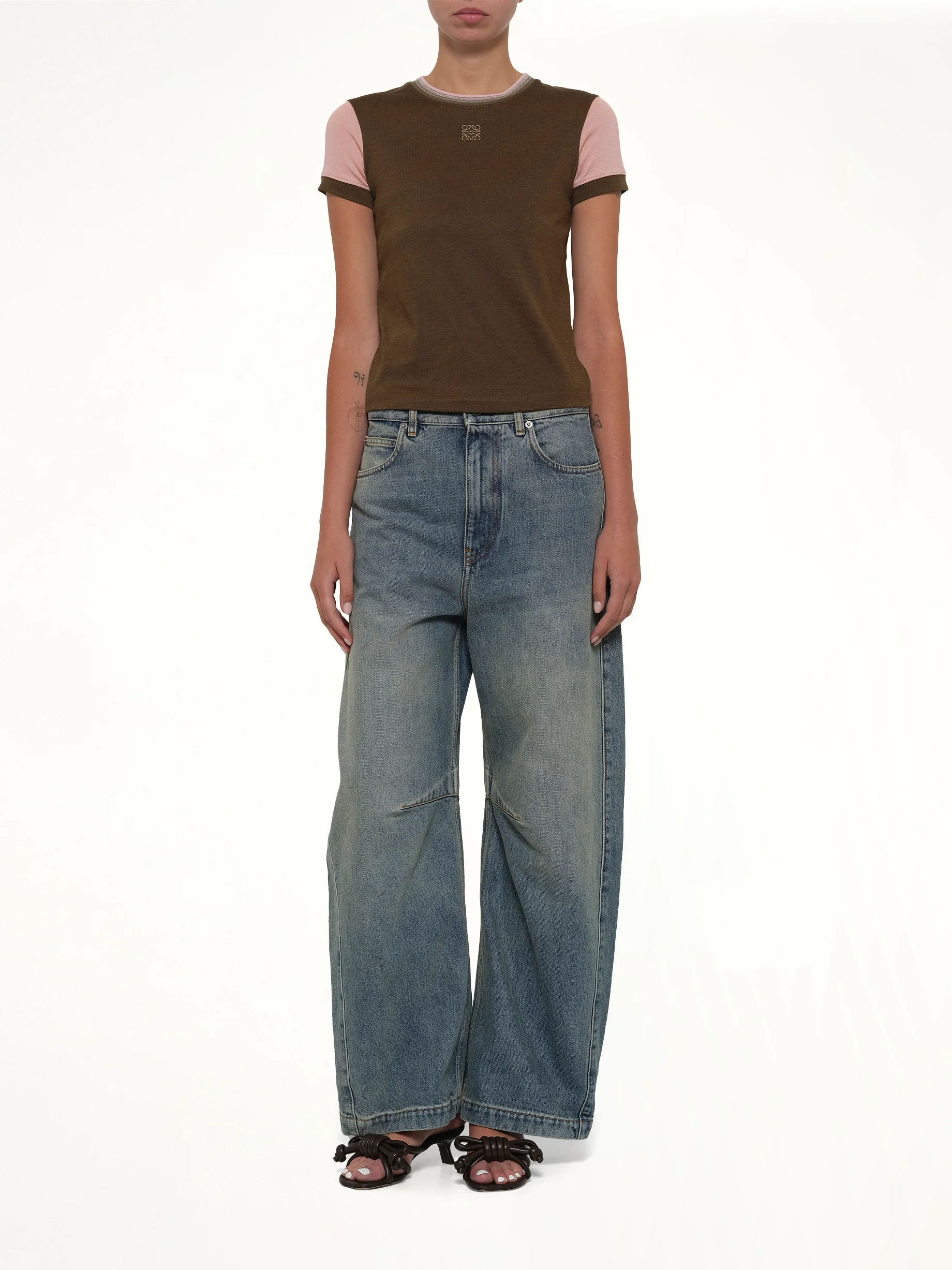 Small Fit T-Shirt in Khaki - Image 4