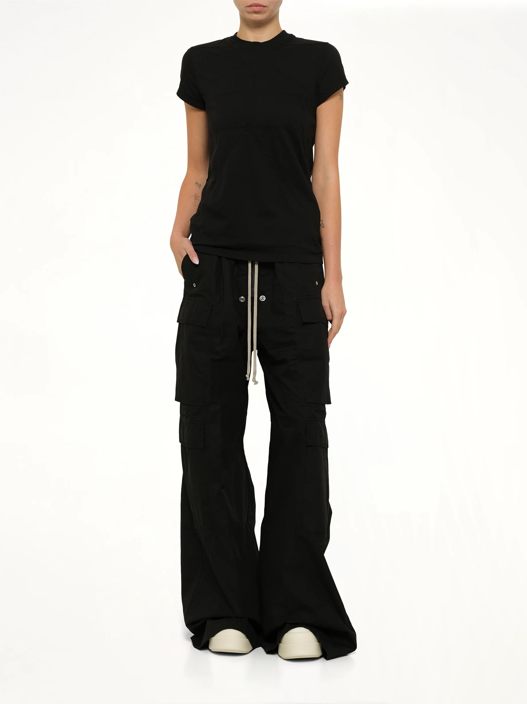 Small Level T in Black - Image 4