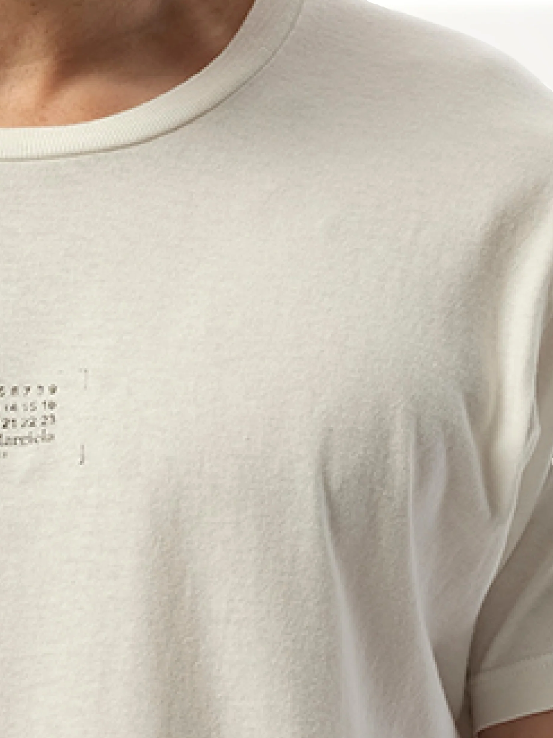 Small Number Logo T-Shirt in Off White - Image 3