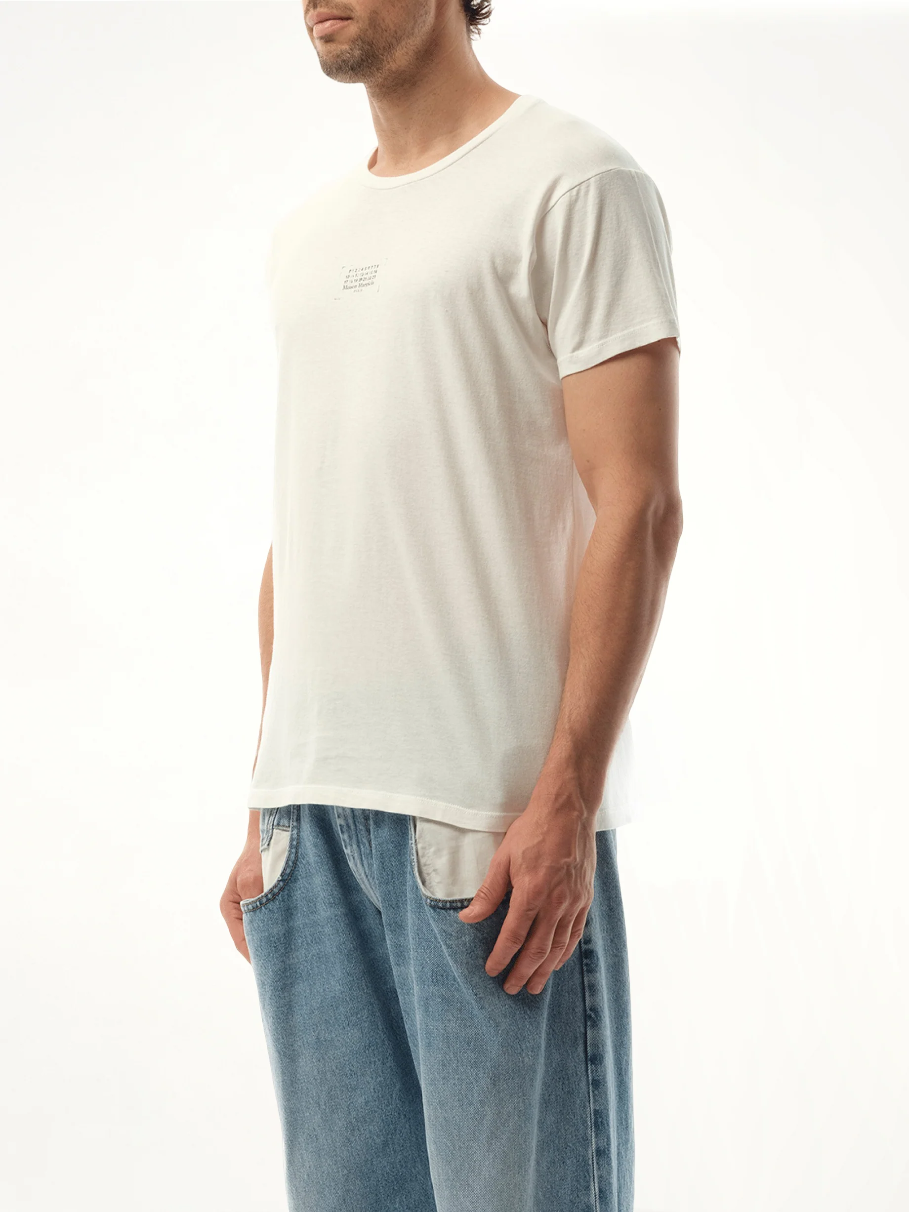 Small Number Logo T-Shirt in Off White - Image 5